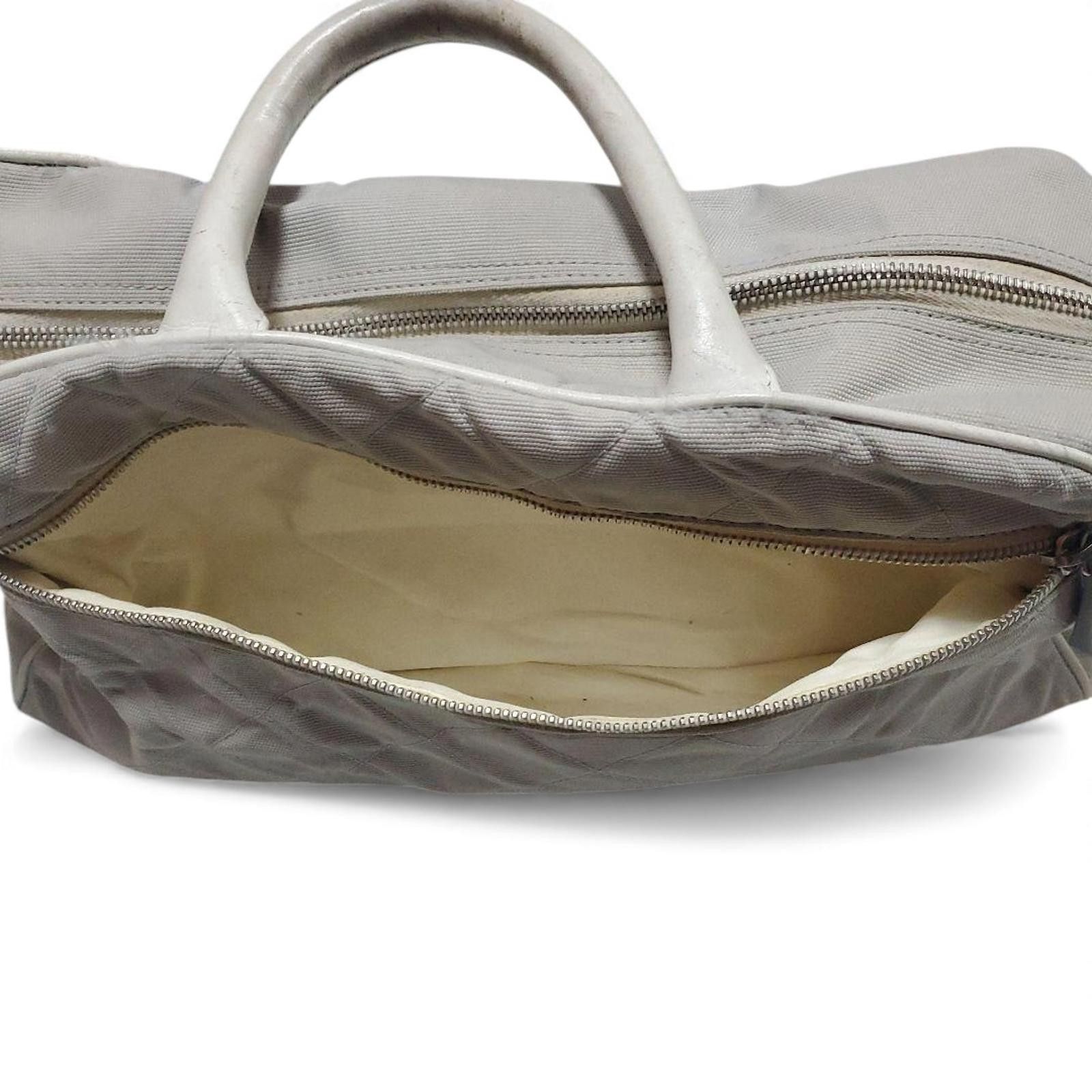 Chanel Chanel - Quilted Grey Large Handbag Size ONE SIZE - 4 Thumbnail
