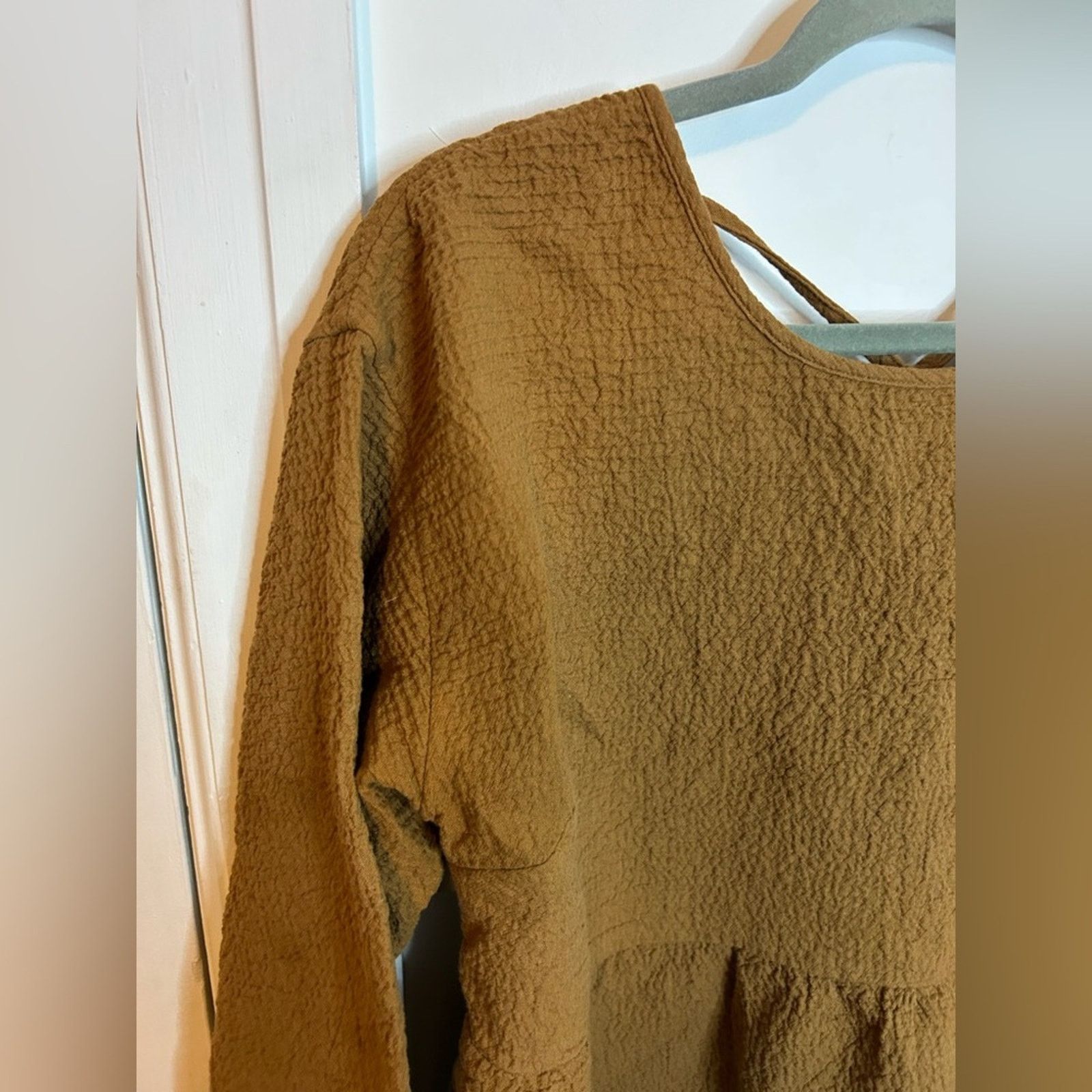 Madewell Madewell Tan Textured Open Back Peplum Top Size M / US 6-8 / IT 42-44 - 6 Thumbnail