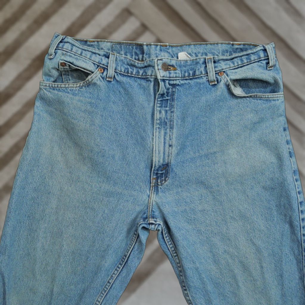 Levi's VINTAGE Levi's 550 Jeans Mens 40x30 Blue Grunge Distressed 90s Denim Straight Pants Adult 38x30 Size US 38 / EU 54 - 1 Thumbnail