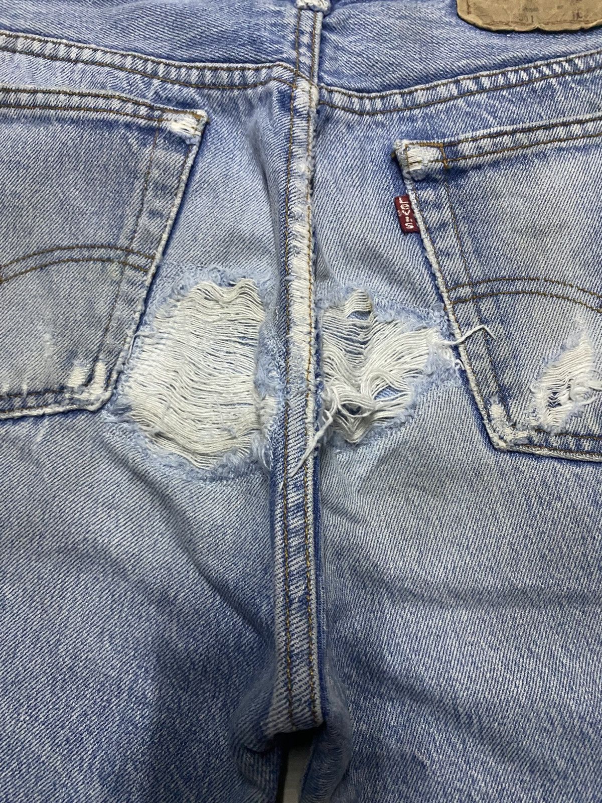 Levi's Vintage Levis 501 70s Faded Wash Repair Distressed Jeans Size US 29 - 11 Thumbnail