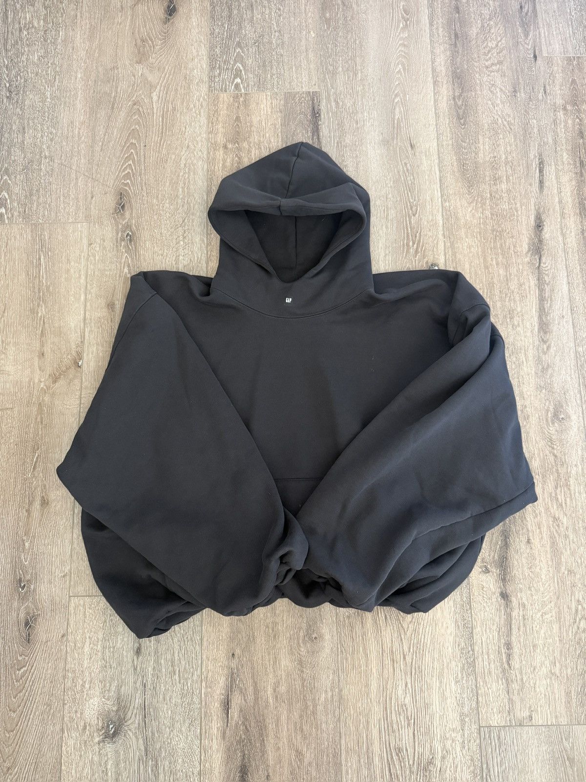 トップス Yeezy Gap Balenciaga logo Hoodie Here's What to Buy From Yeezy Gap Engineered by Balenciaga | GQ