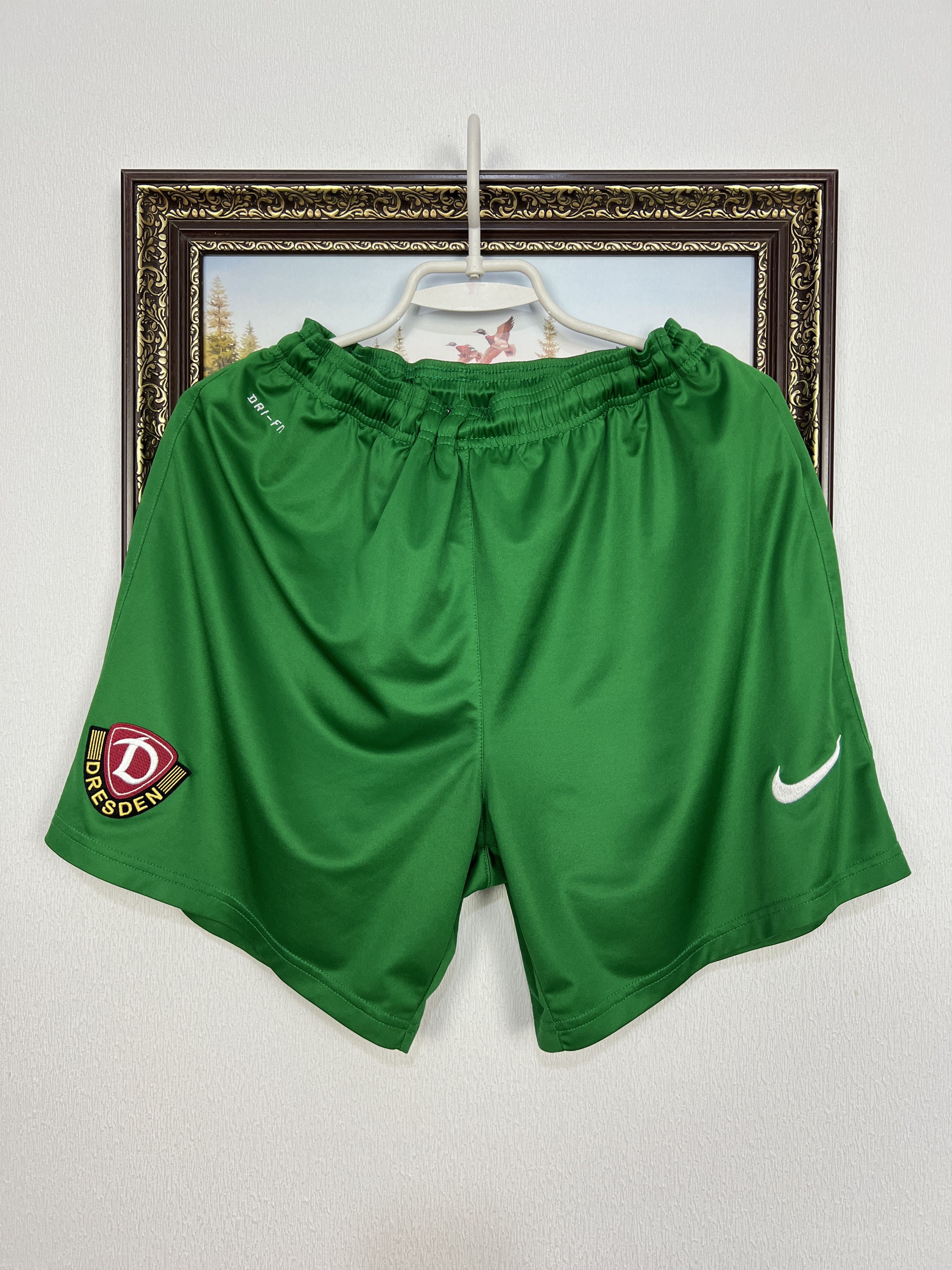 Nike Nike Dynamo Dresden Football Shorts Soccer Green Athletic L Size US 34 / EU 50 - 1 Thumbnail