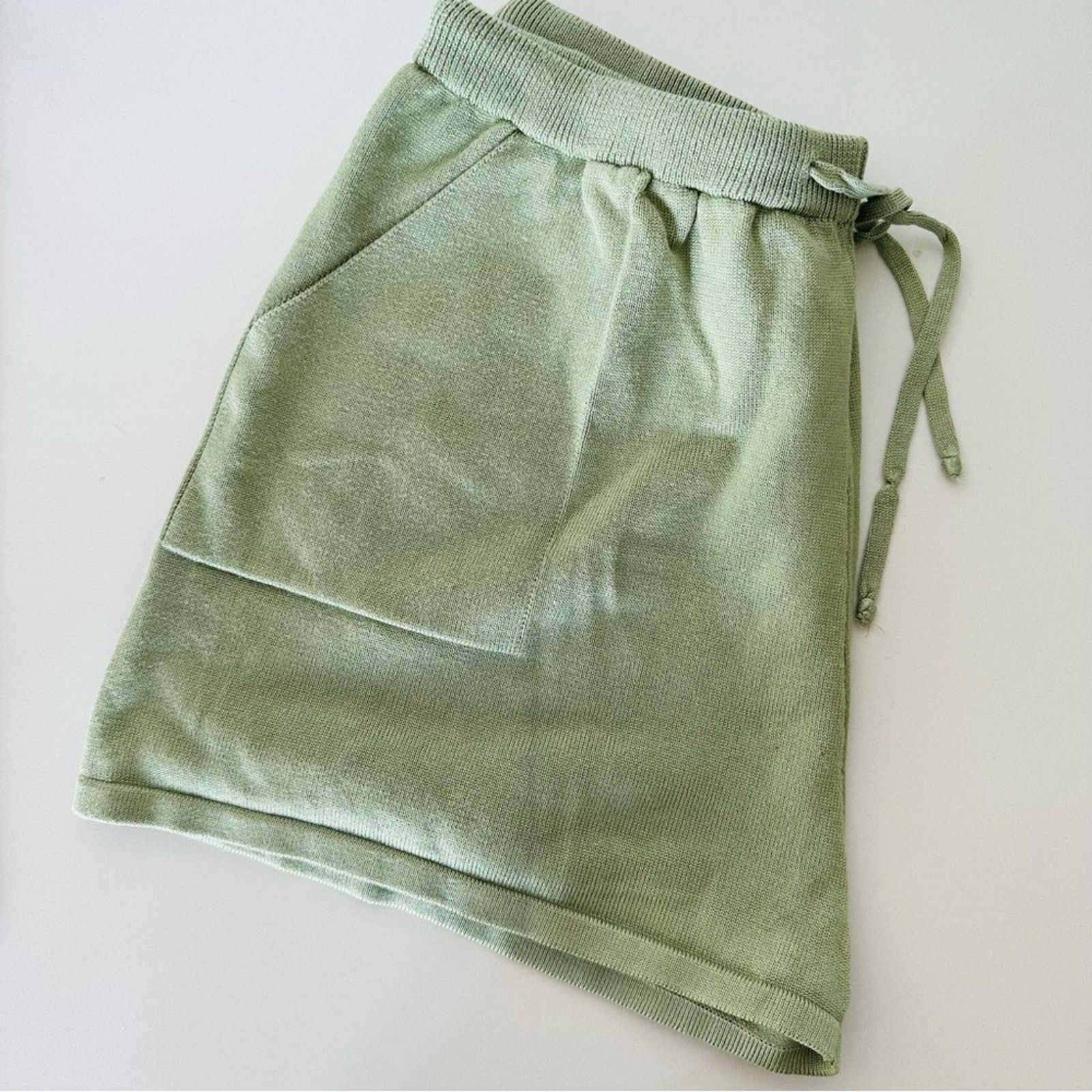 Nordstrom NEW ZESICA Sage Green Crop Bubble Sweater Tie Shorts Set Size M / US 6-8 / IT 42-44 - 8 Thumbnail