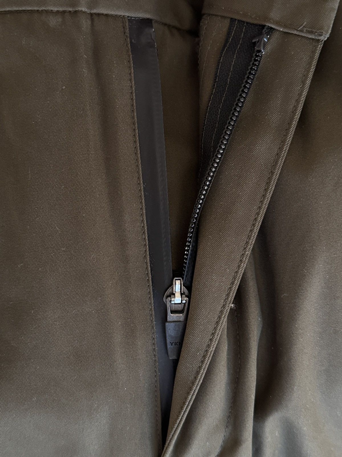 パンツ vuja de ISAAC TECH CHINO PANTS IN TAN ISAAC TECH CHINO PANTS IN TAN – VUJA DÉ