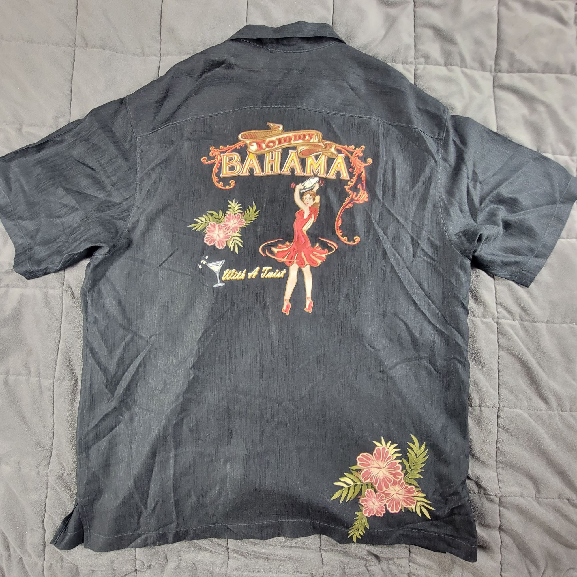 Tommy Bahama Mens XL Hawaiian Shirt Black With A Twist Marti