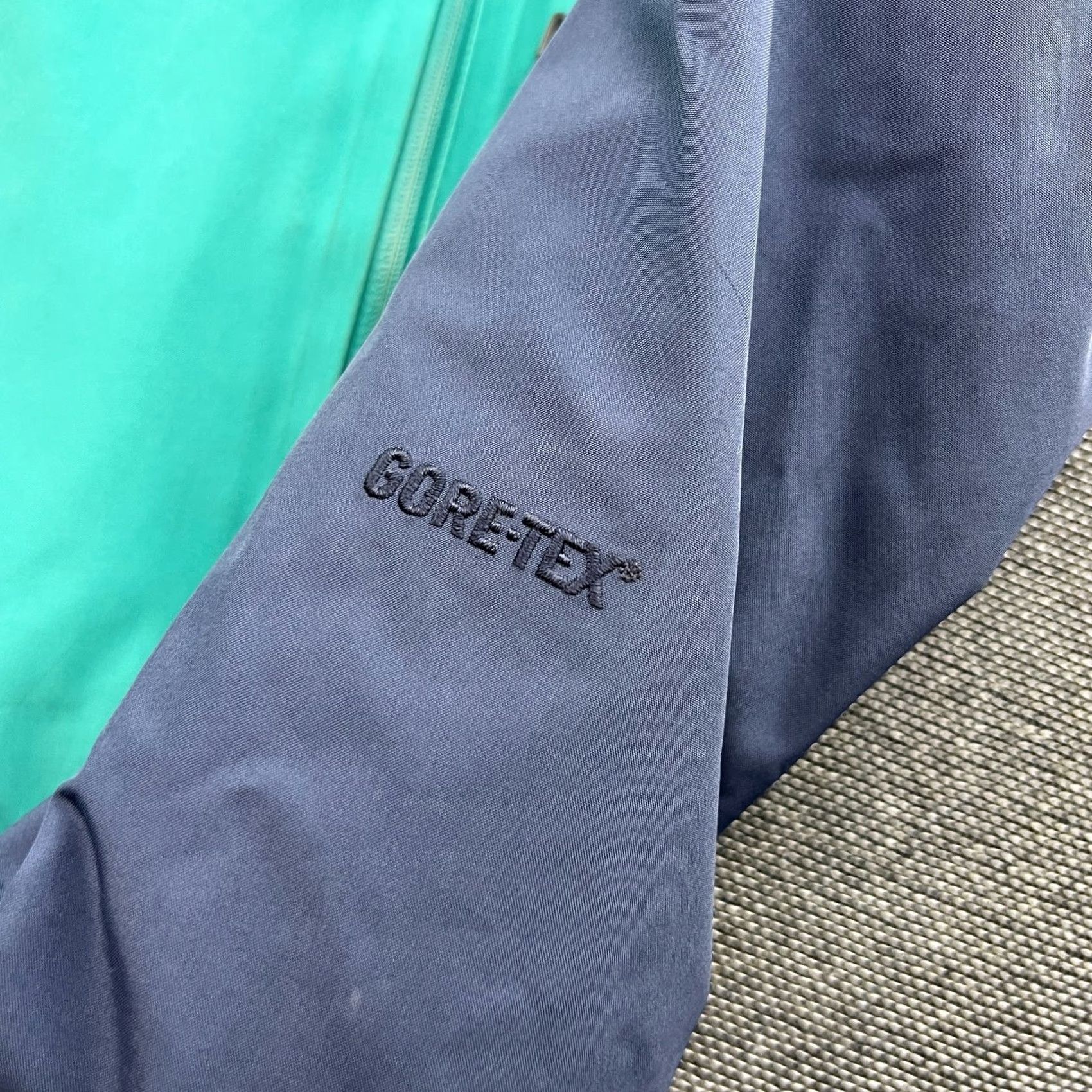 Patagonia Patagonia Jacket Womens Medium Gore-Tex Hooded Powder Bowl Green Blue Teal Zip Full Zip Wind-Resistant Water-Resistant casual travel Size M / US 6-8 / IT 42-44 - 7 Thumbnail