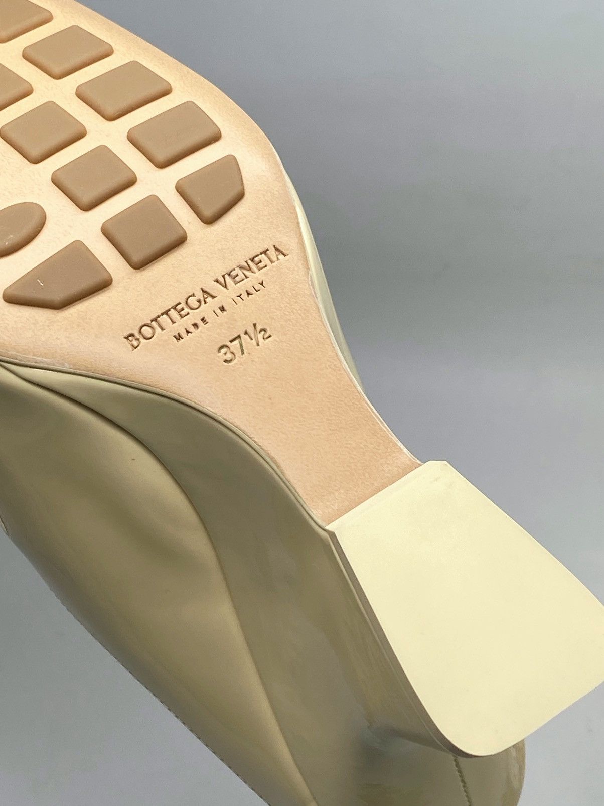Bottega Veneta Bottega Veneta Comet Mary Jane Wedge Pumps size 37.5 Size US 7.5 / IT 37.5 - 14 Thumbnail