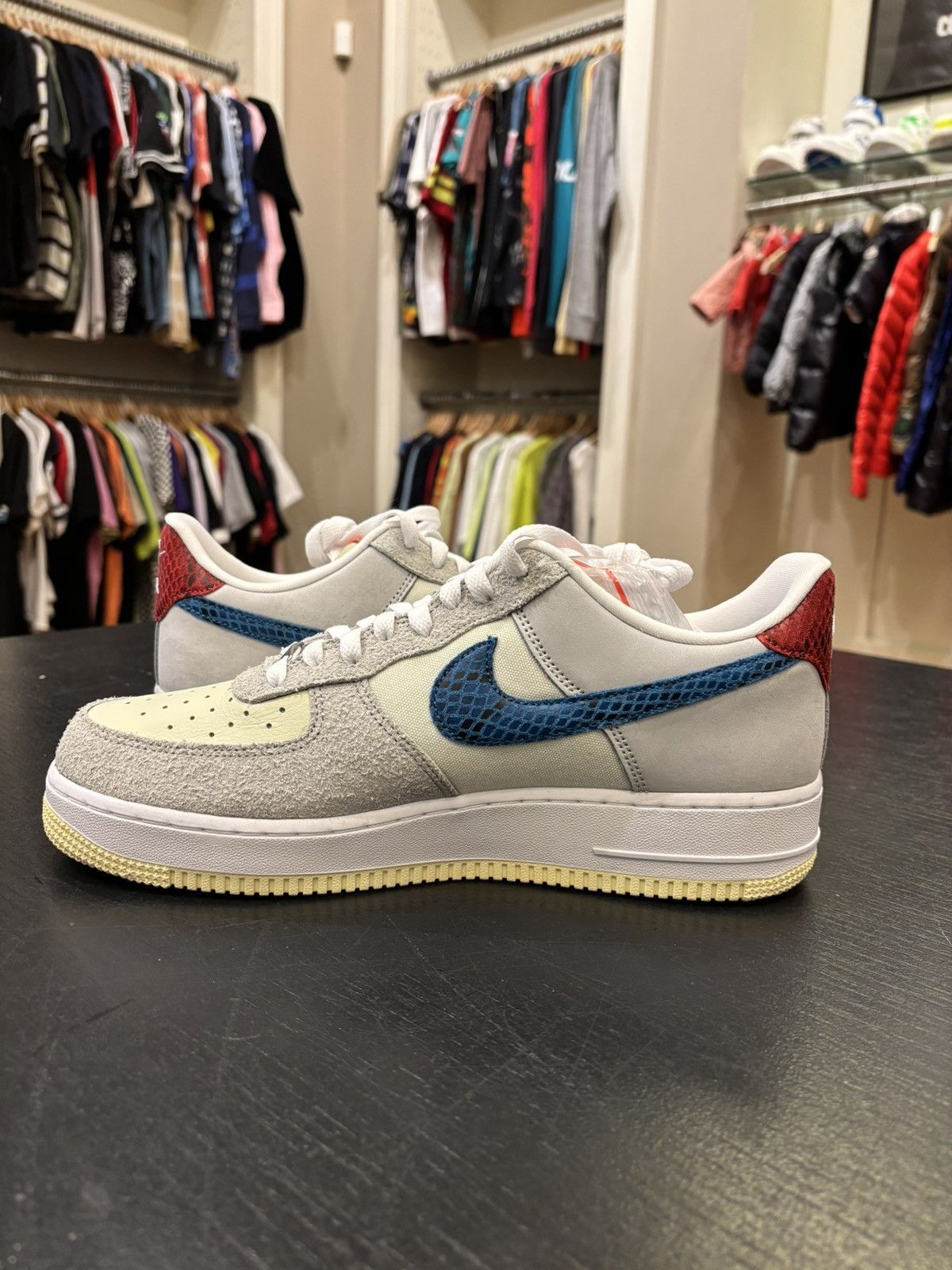 Nike × Undefeated Nike Air Force 1 x Undefeated 5 On It Size US 10 / EU 43 - 3 Thumbnail