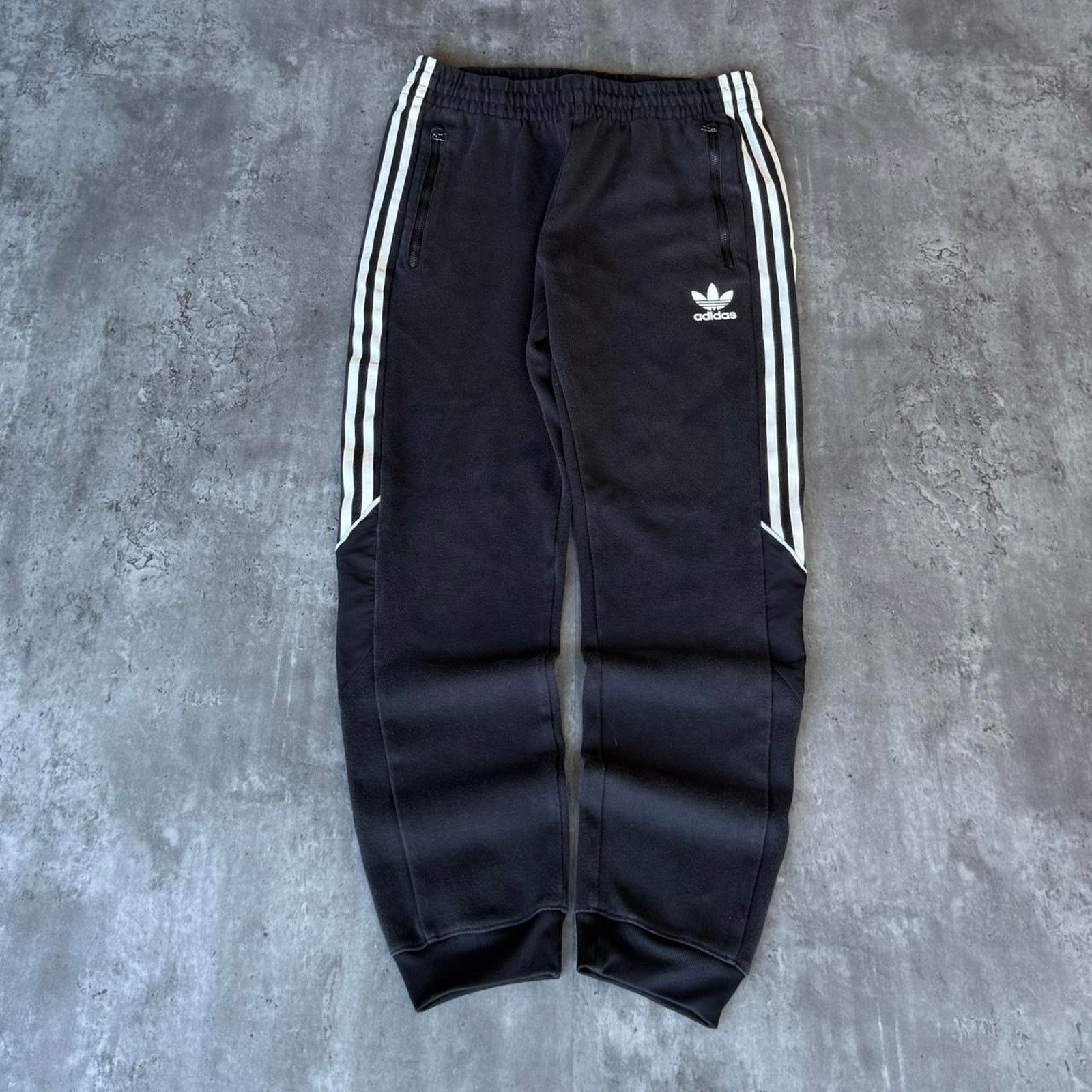 Adidas × Vintage Vintage Y2K Adidas Black Grunge Opium Technical Sweatpants Size US 32 / EU 48 - 1 Thumbnail