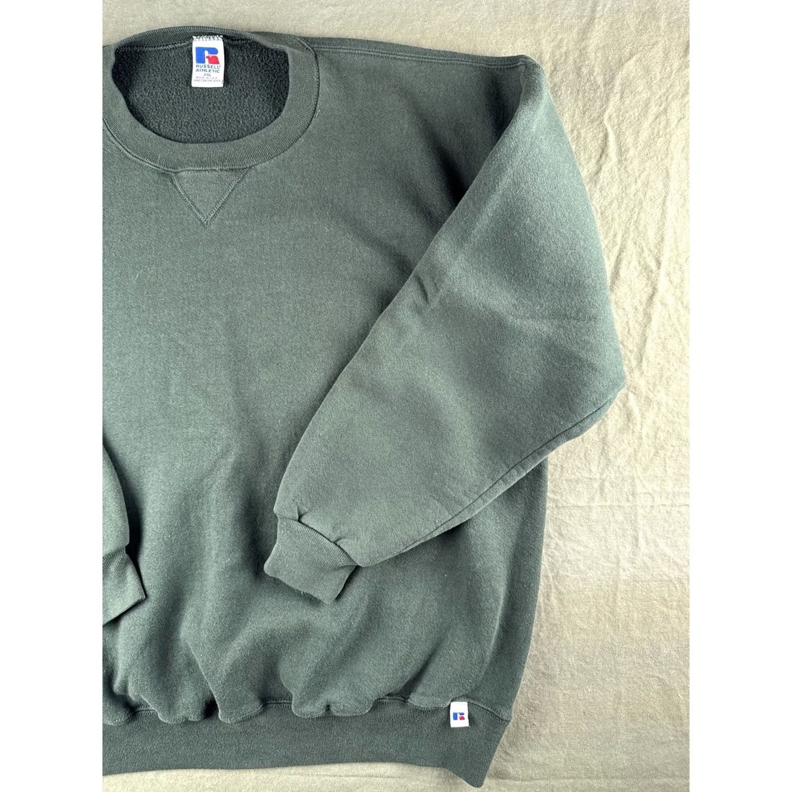 Russell Athletic VINTAGE Russell Athletic Sweatshirt Adult XXL USA Made 90s Forest Green Crewneck Pullover Mens Size US XXL / EU 58 / 5 - 3 Thumbnail