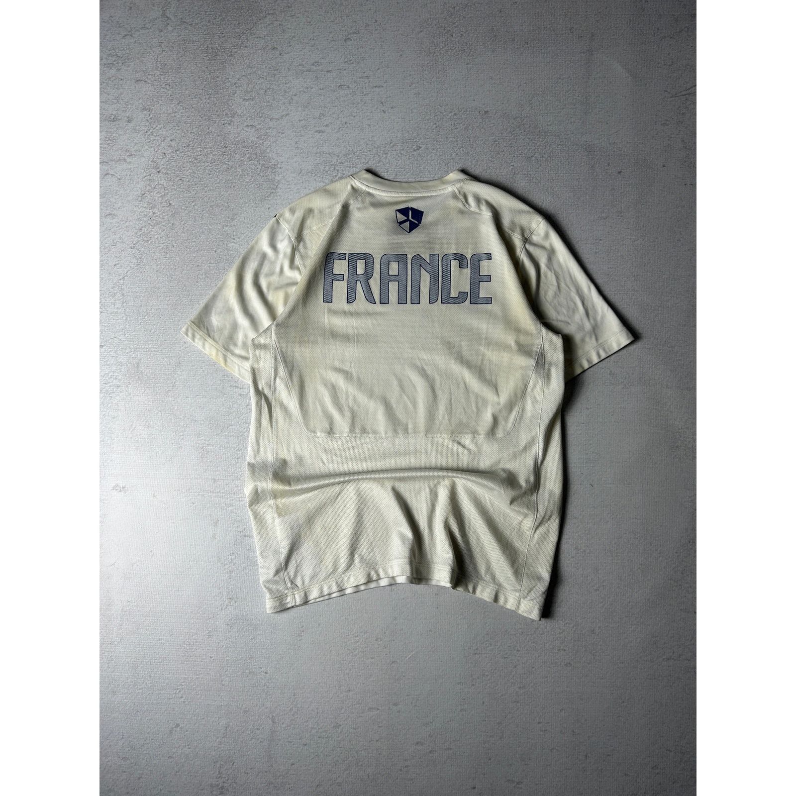 Nike Vintage Nike France Soccer Jersey For Men - Medium Size Size US M / EU 48-50 / 2 - 2 Thumbnail