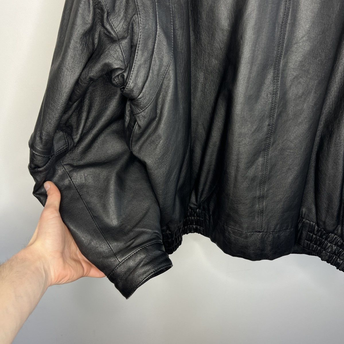 Leather × Vintage Vintage Black Leather Motor Biker Jacket Trucker Genuine Size US L / EU 52-54 / 3 - 14 Thumbnail