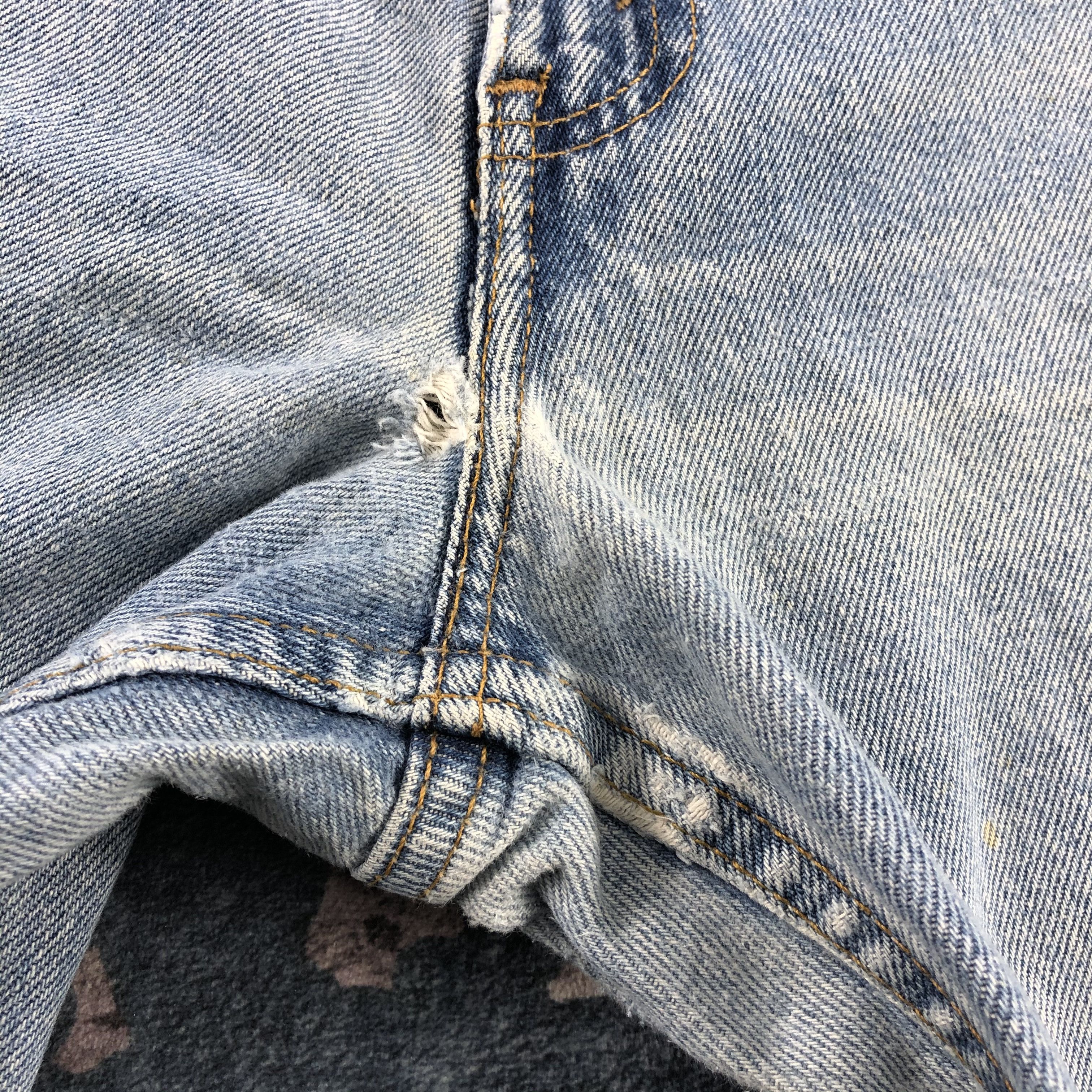 Levi's × Vintage Vintage Light Wash Levis 550 Jeans-JM3002 Size US 35 - 12 Thumbnail
