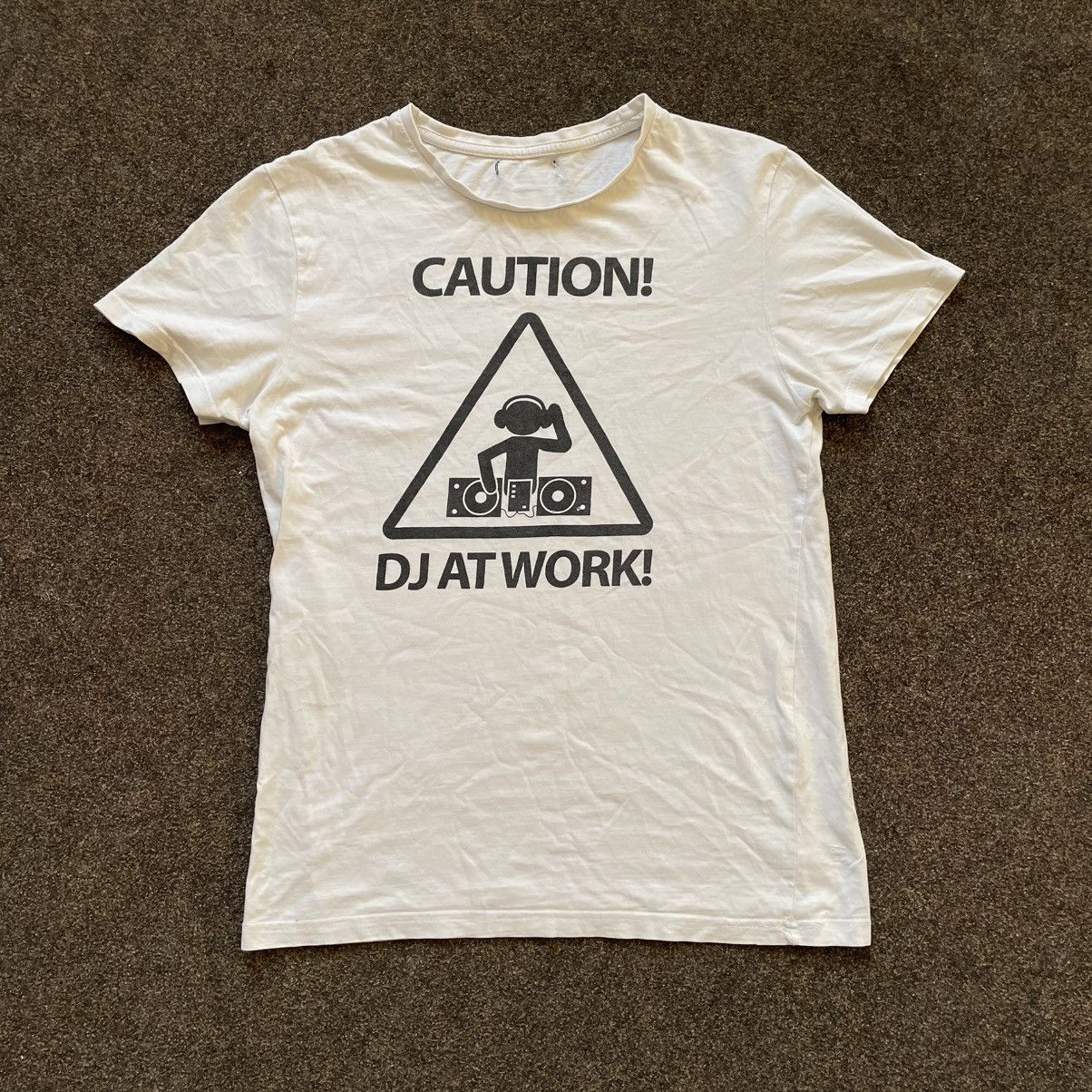 Vintage Vintage Y2K Graphic Tee DJ Caution Club Streetwear Relaxed M Size US M / EU 48-50 / 2 - 1 Thumbnail