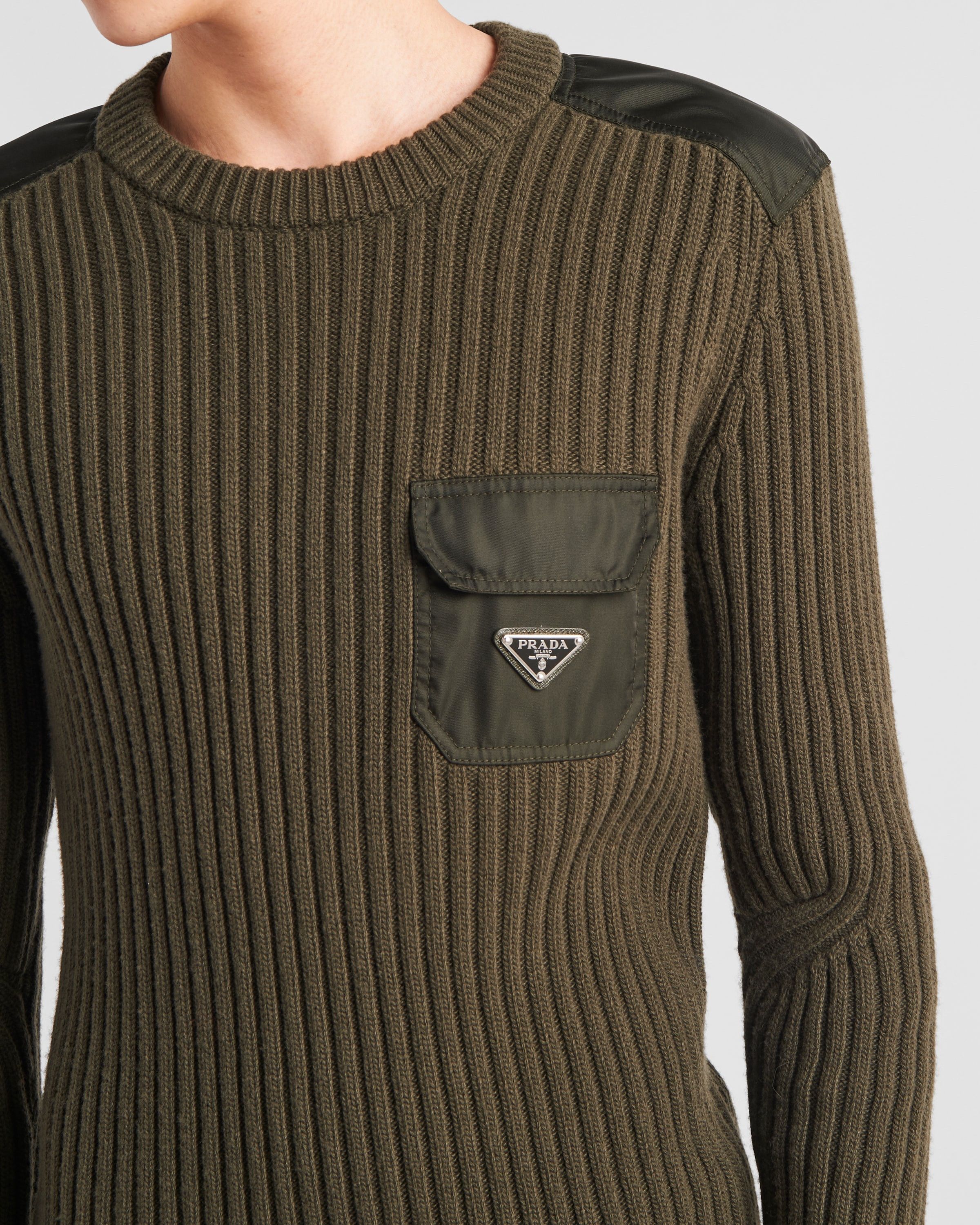 Prada o1la1rc1a0925 Wool And Cashmere Crew-Neck Sweater in Green Size US S / EU 44-46 / 1 - 3 Thumbnail