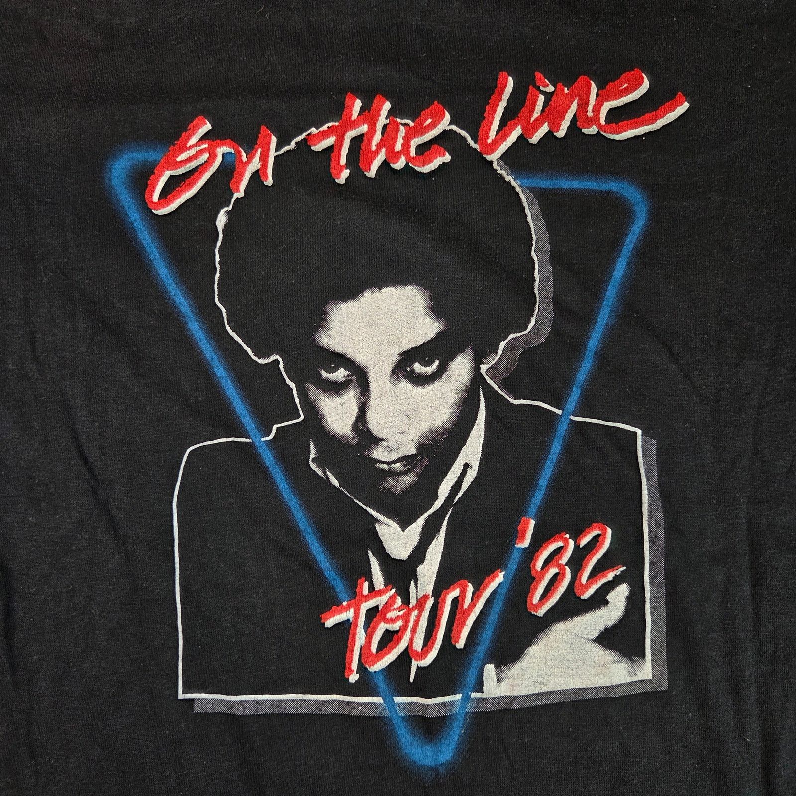 Vintage Vintage 1982 Gary U.S. Bonds On The Line Tour Tee USA Size US L / EU 52-54 / 3 - 3 Thumbnail
