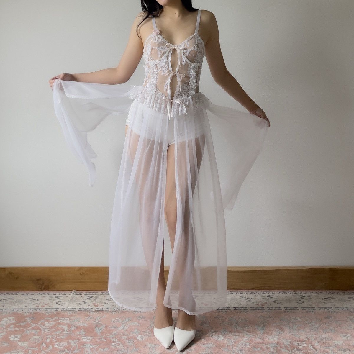 Other Frederick’s of Hollywood 90s White Lace Lingerie Gown (XS–M) Size M / US 6-8 / IT 42-44 - 6 Thumbnail