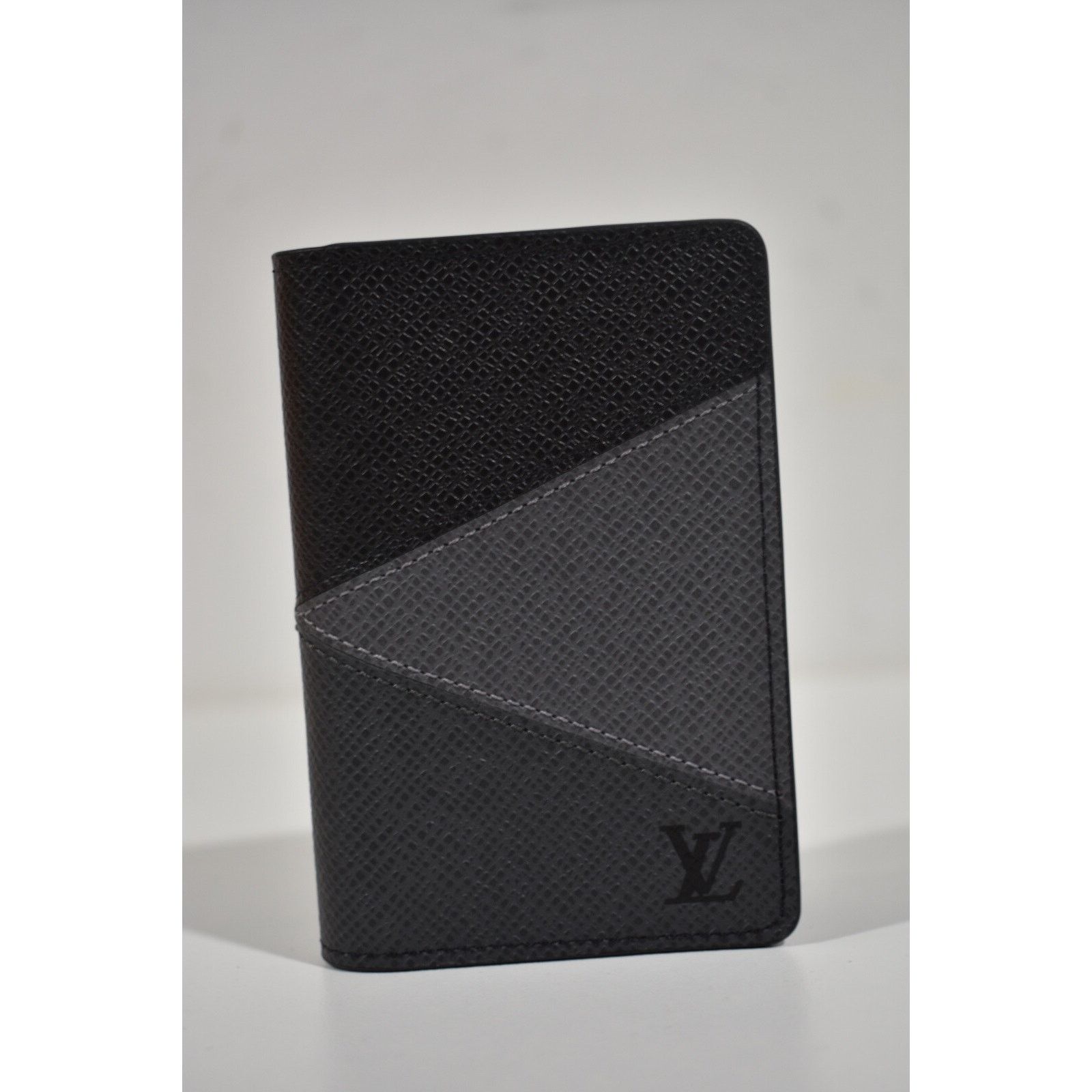 Louis Vuitton Louis Vuitton Tricolor V Monogram Pocket Organizer Wallet Size ONE SIZE - 2 Thumbnail
