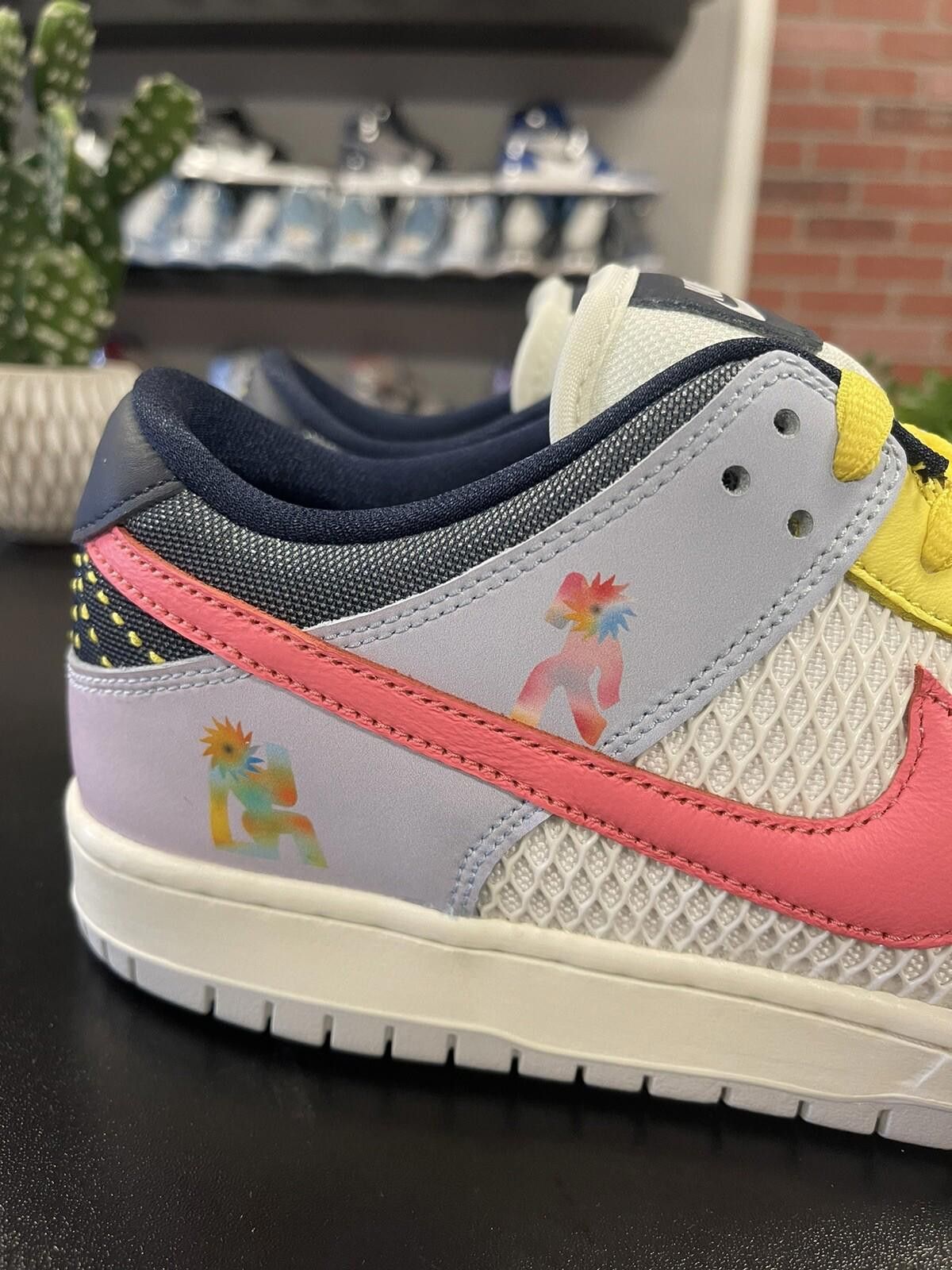 Nike Nike SB Dunk Low Pro BT Be True Xavier Schipani Size 11.5 Size US 11.5 / EU 44-45 - 5 Thumbnail