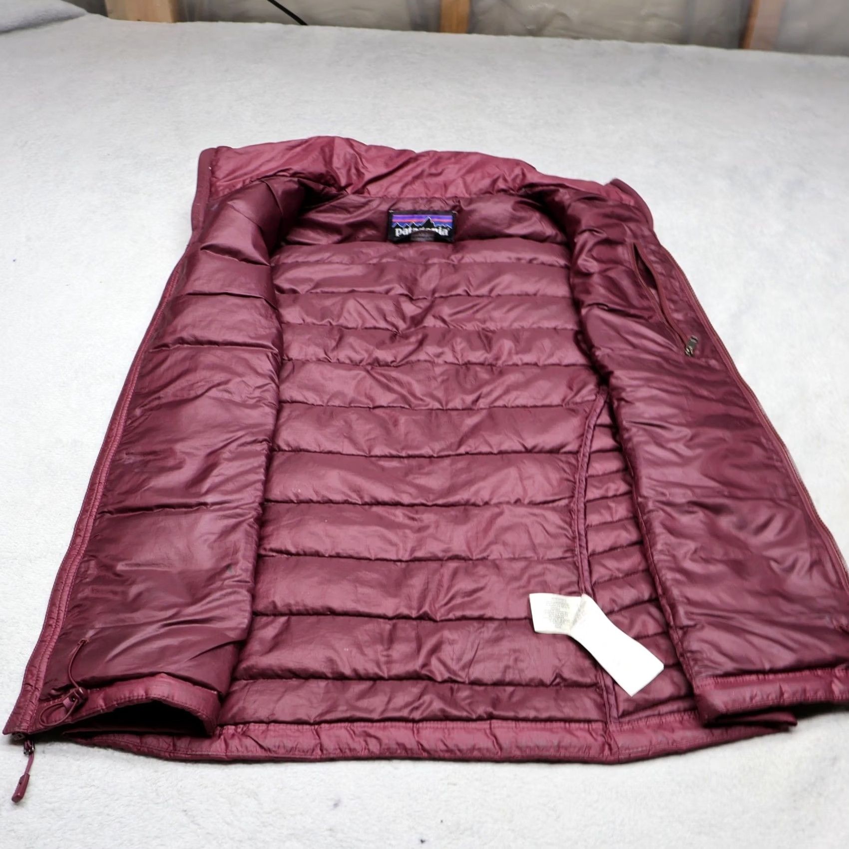 Patagonia Patagonia Vest Womens XS Red Down Quilted Puffer Sleeveless Zip Vest Light Insulated Outdoor Casual Travel Size XS / US 0-2 / IT 36-38 - 7 Thumbnail