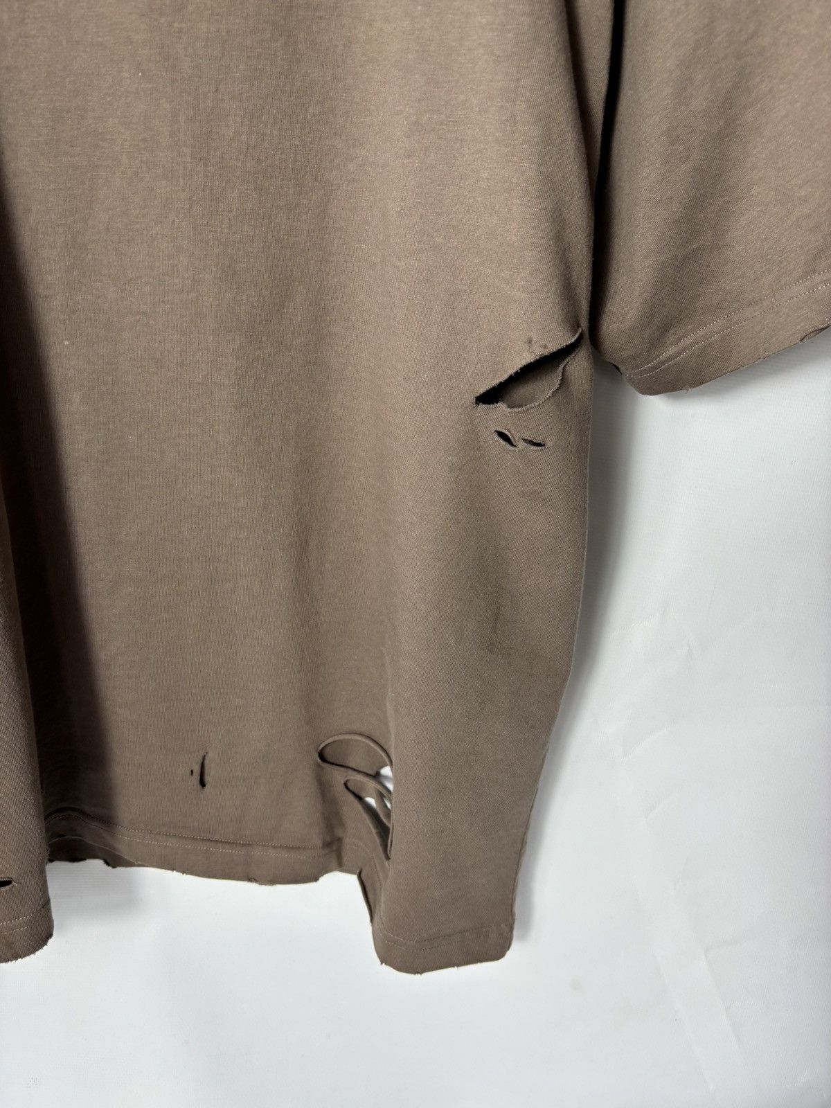 Balenciaga Balenciaga Destroyed Oversized T-Shirt Size US XS / EU 42 / 0 - 5 Thumbnail
