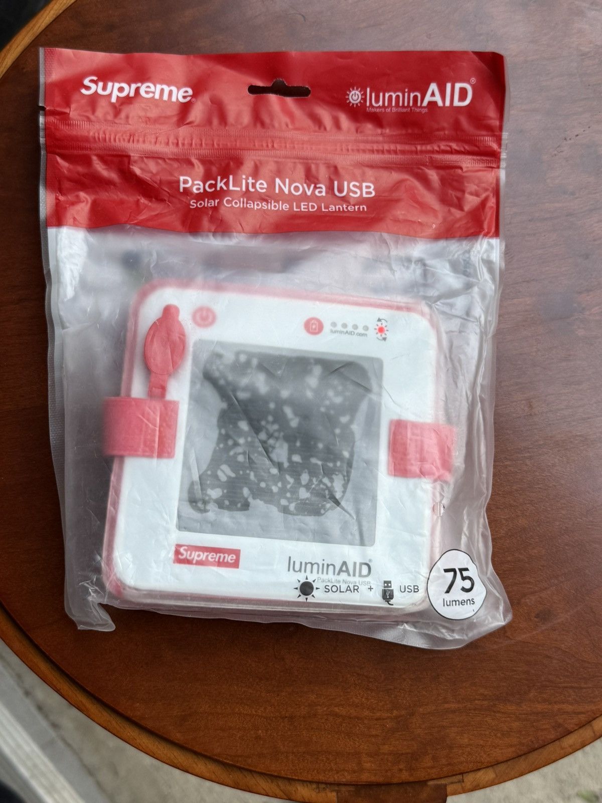Supreme Supreme X LuminAID Pack Lite Nova USB SS2018 Size ONE SIZE - 1 Thumbnail