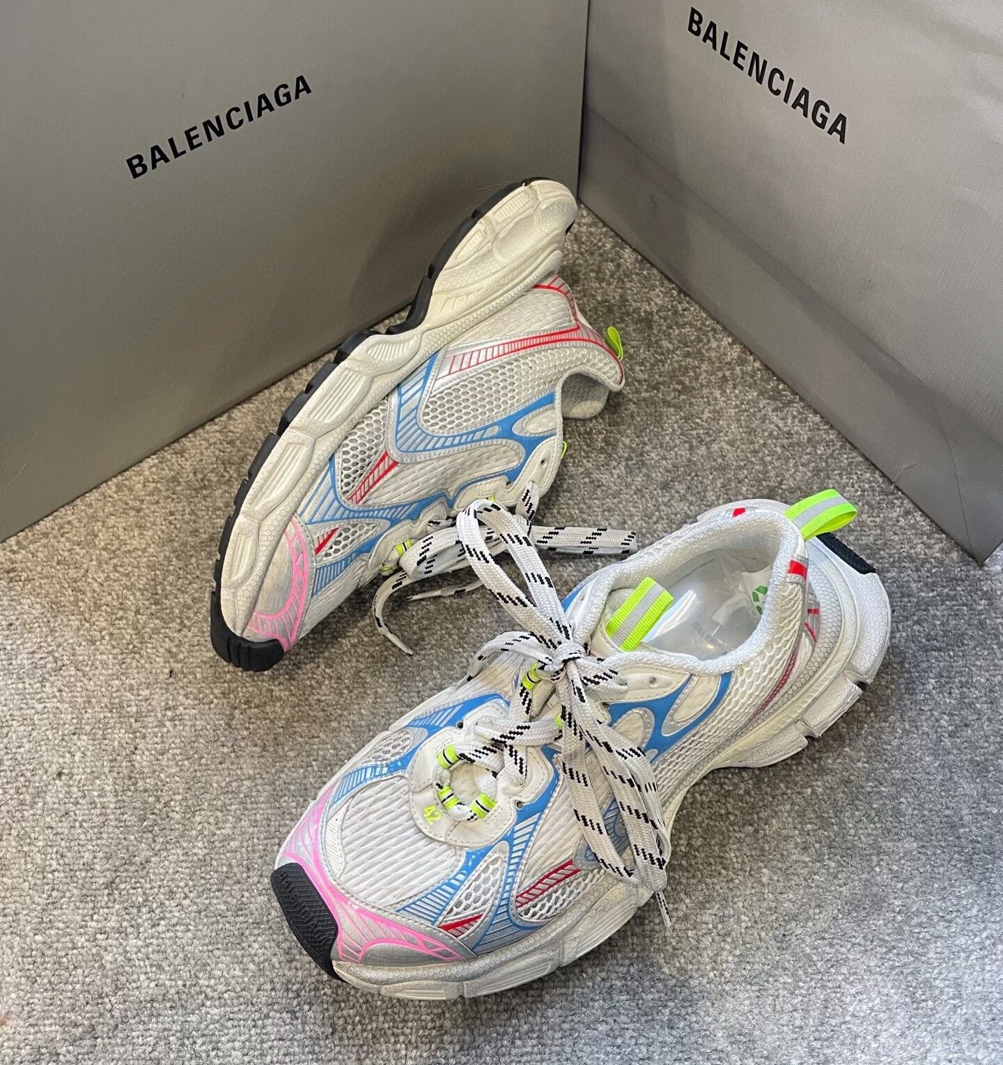 Balenciaga balenciaga colorful chunky dad sneakers size 42 Size US 9 / EU 42 - 3 Thumbnail