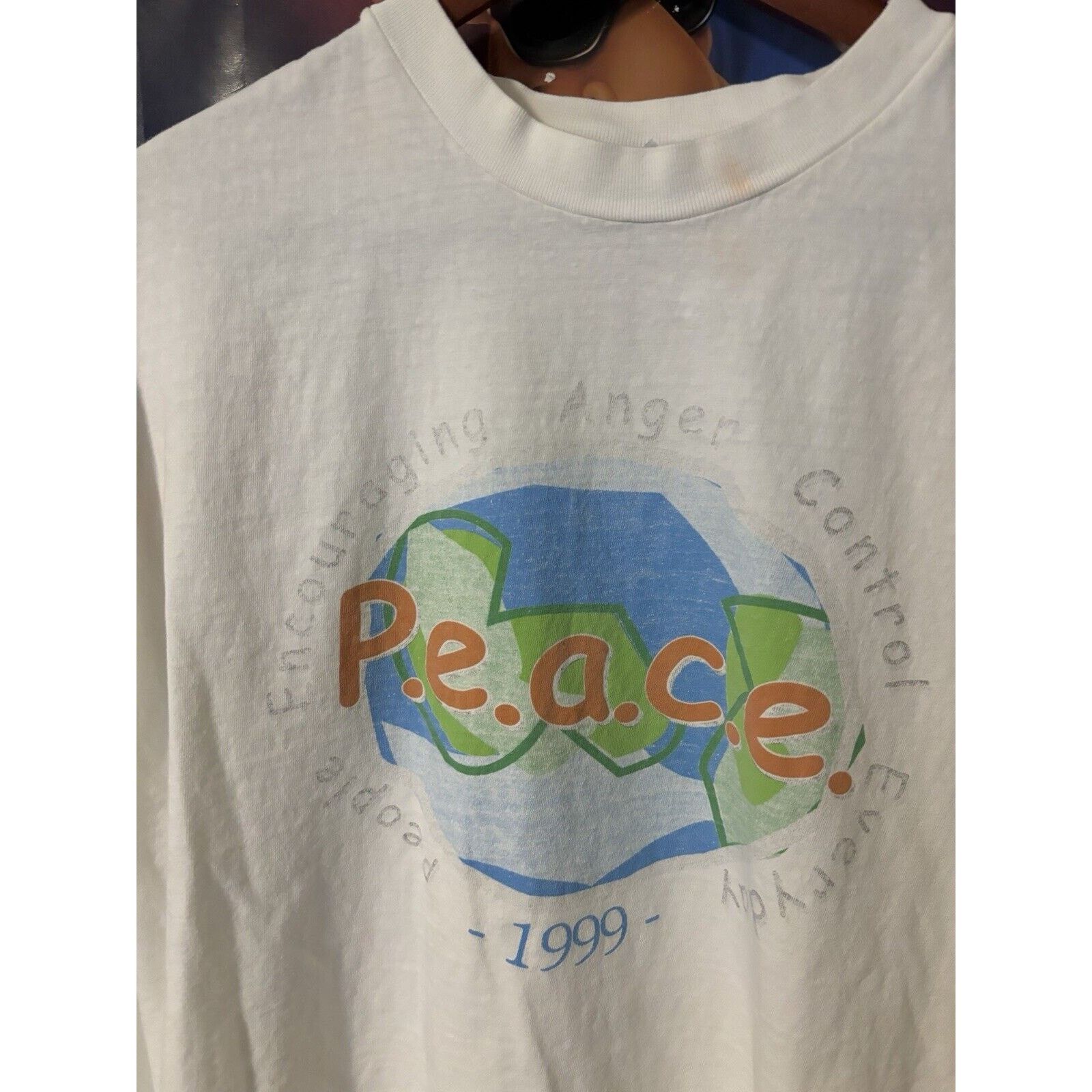 Other vintage P.E.A.C.E 1999 white earth day t-shirt size XL Size US XL / EU 56 / 4 - 7 Thumbnail