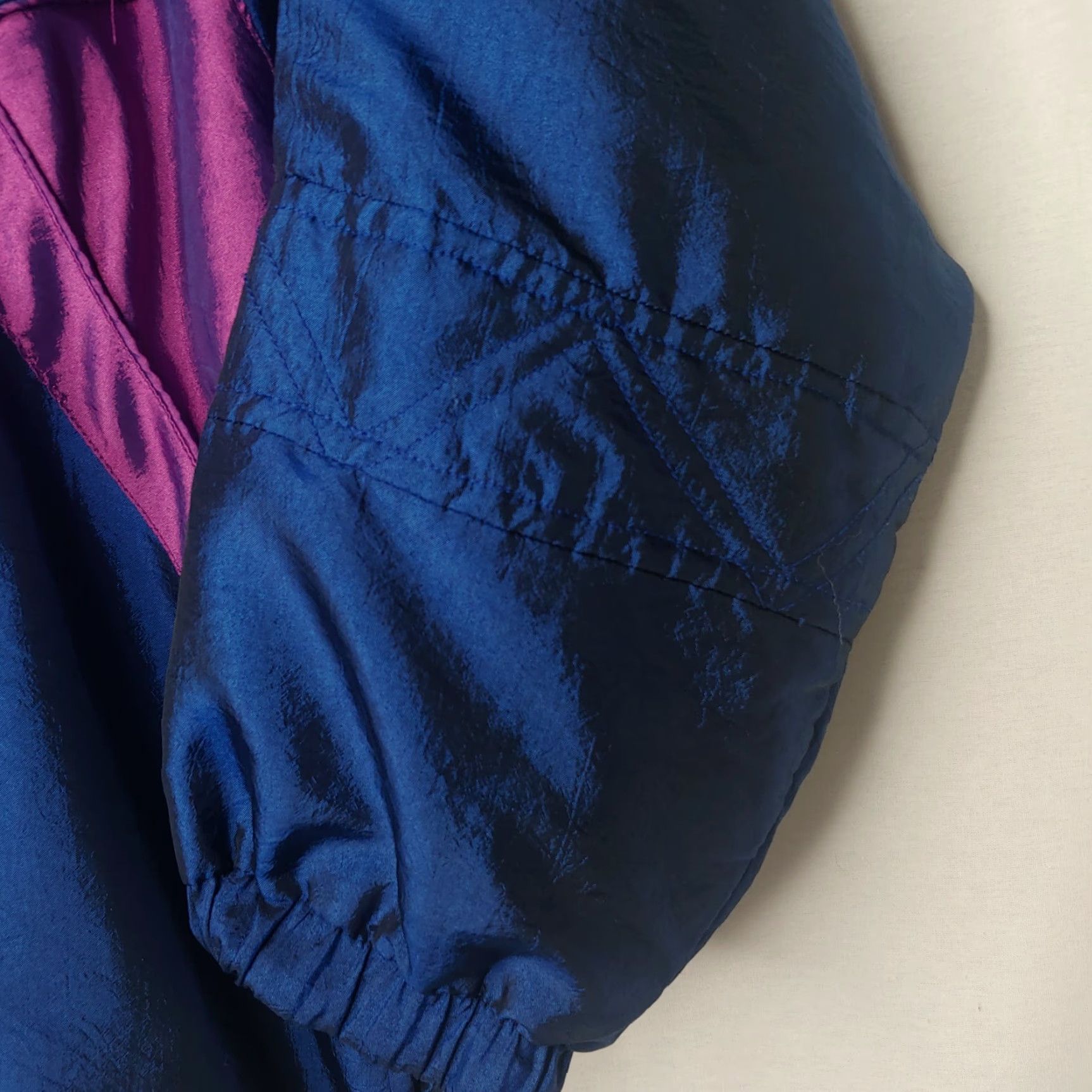 Vintage VINTAGE Women's Jacket S Purple Blue Quilted Nylon Short Stand-Up Collar Retro 90s Zip Size S / US 4 / IT 40 - 3 Thumbnail