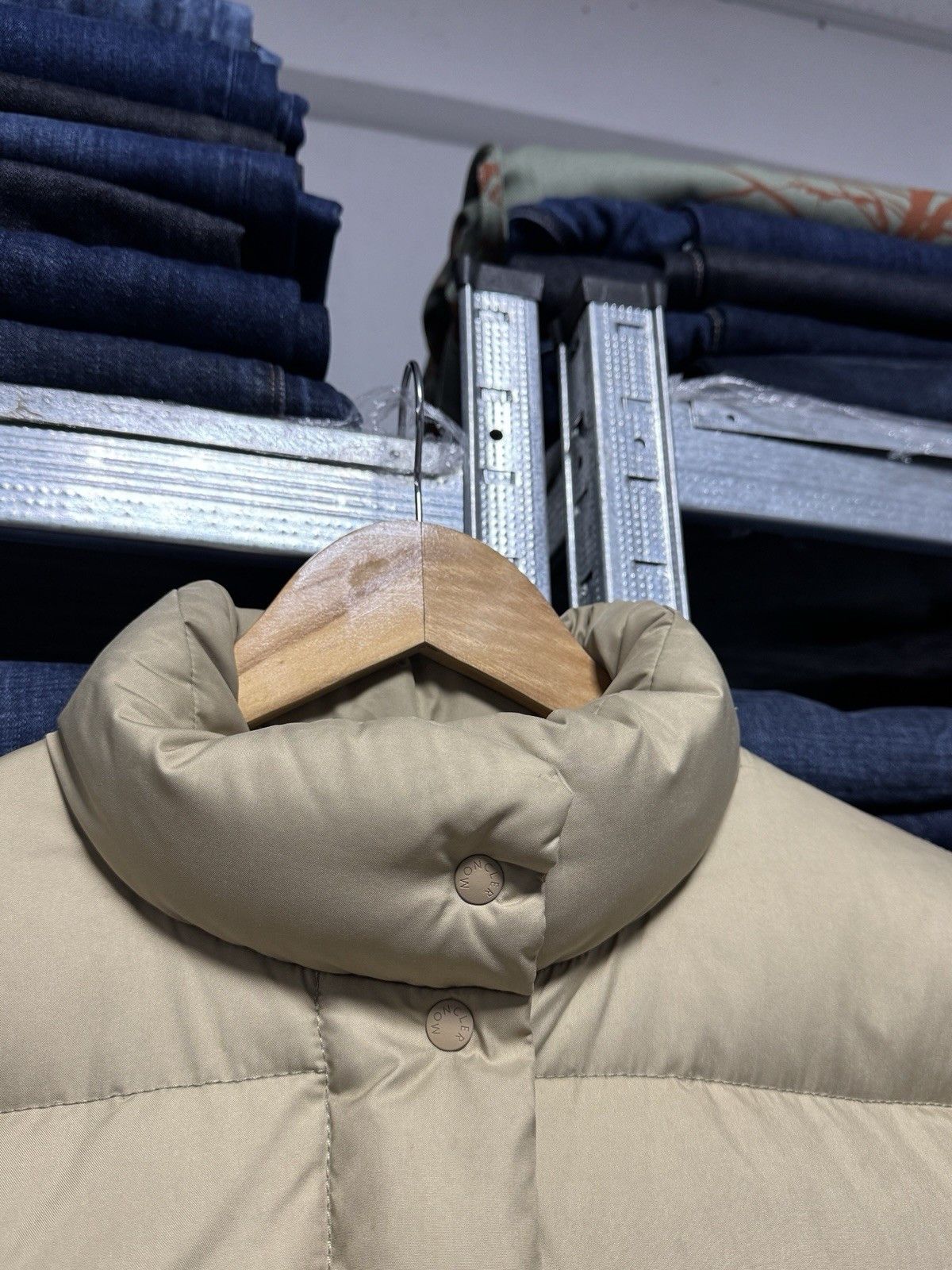 Moncler Vintage MONCLER Down Puffer Womens Bomber Jacket Size 1 Size S / US 4 / IT 40 - 5 Thumbnail