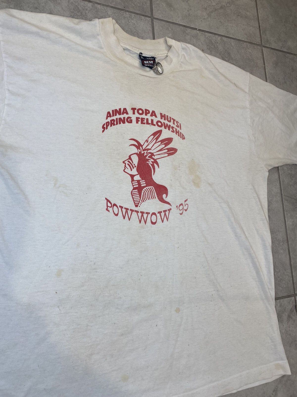 Fruit Of The Loom × Vintage 95’ Aina Topa Hutsi “Powwow” Tee Size US XL / EU 56 / 4 - 2 Thumbnail