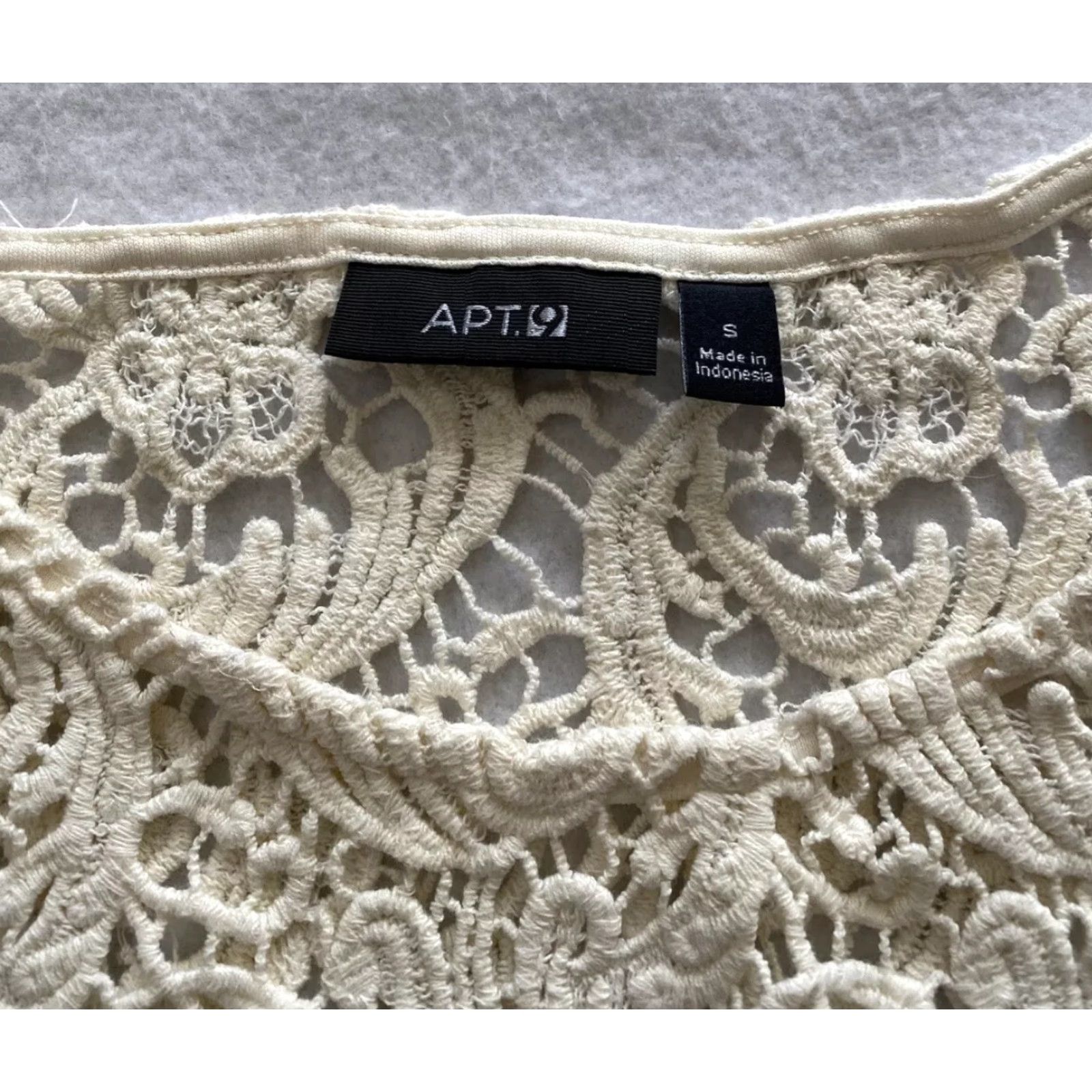 Apt. 9 Apt. 9 Women’s Blouse Top Small Ivory Cream Lace Short Sleeve Shirt Womens Regular Size S Square Neck Casual Romantic Cotton Blend Lace Pattern Size S / US 4 / IT 40 - 2 Thumbnail