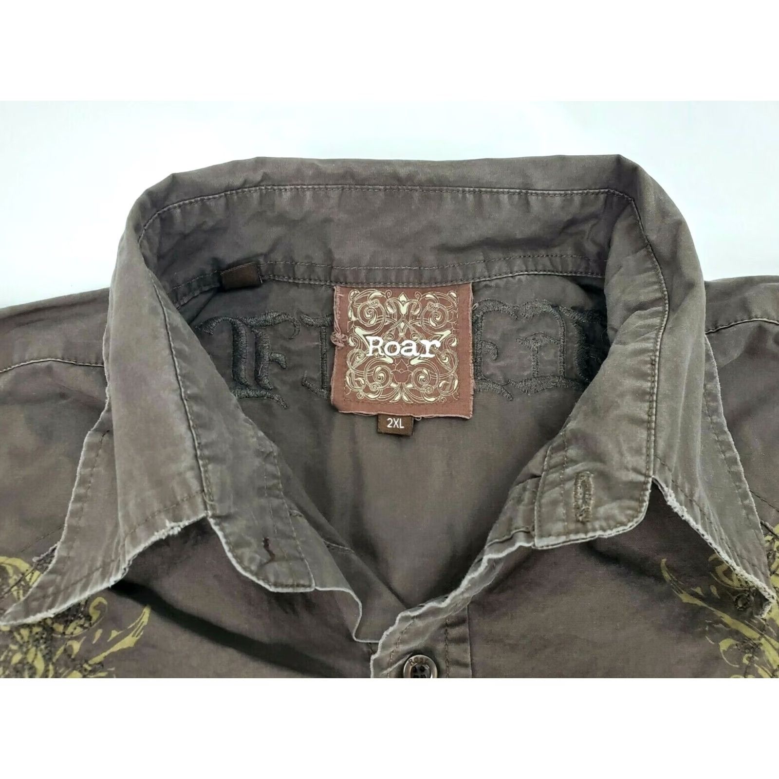Roar Roar Shirt Button-Down Long Sleeve Men 2XL Brown Embroidered RELENTLESS Distressed Size US XXL / EU 58 / 5 - 7 Thumbnail