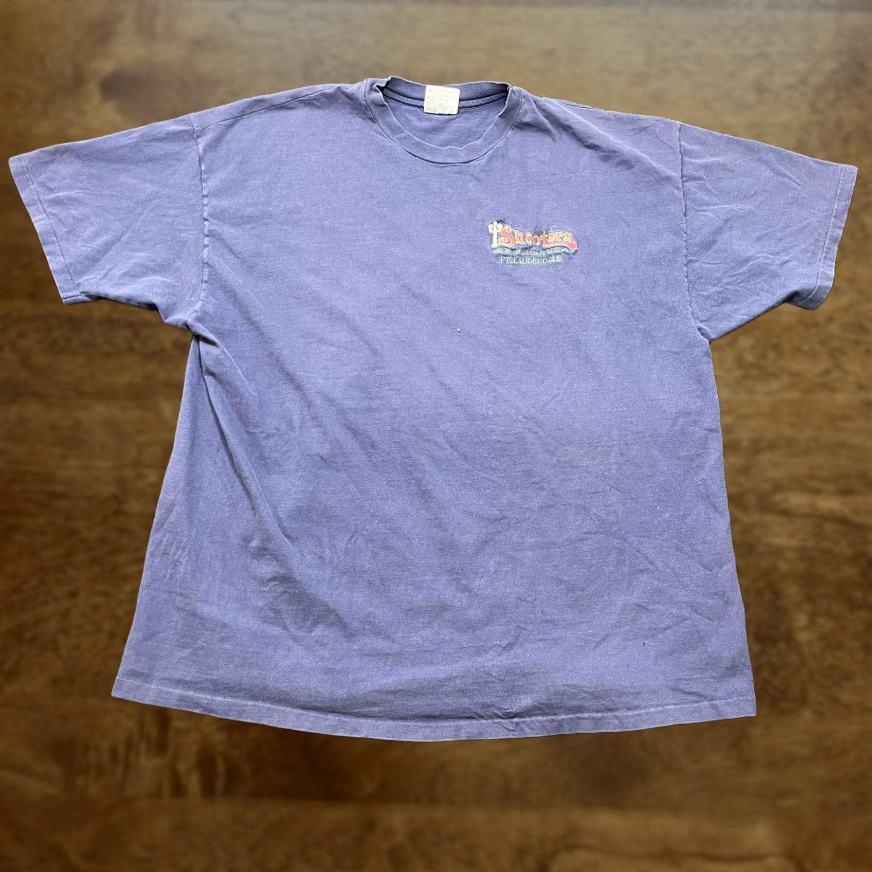 Hanes VINTAGE 90s Shooters Waterfront Cafe Shirt Mens 2XL Blue Ft Lauderdale T-Shirt Size US XXL / EU 58 / 5 - 1 Thumbnail