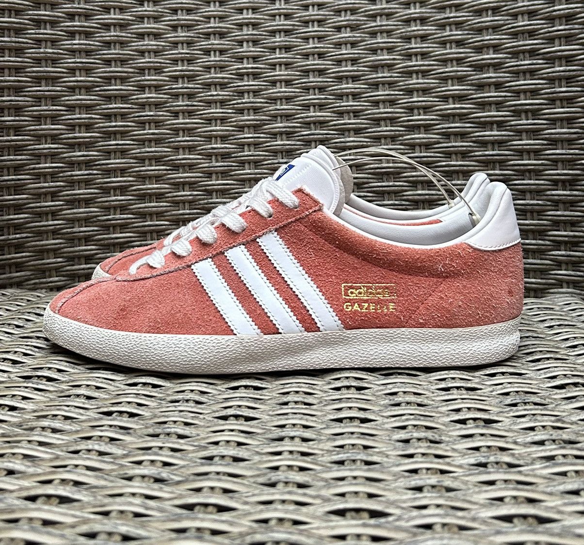 Adidas × Vintage Vintage Adidas Gazelle OG Red Suede Low-Top Trainers Size US 7.5 / EU 40-41 - 1 Thumbnail