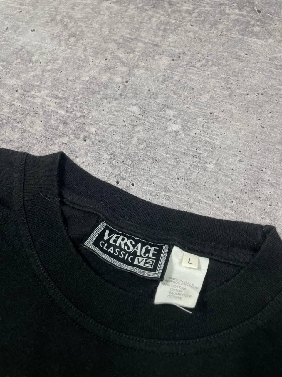 Versace Vintage Versace Classic V2 Logo Tee T-Shirt Y2K Size US L / EU 52-54 / 3 - 4 Thumbnail