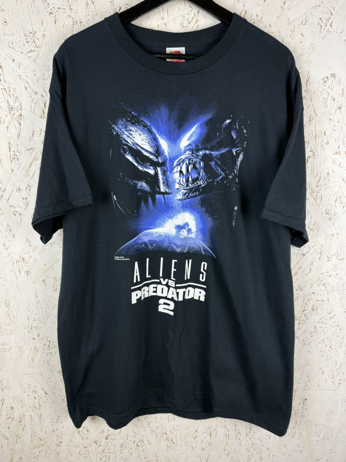 Vintage 00s Aliens Vs Predator 2008 Movie Promo T-Shirt Vintage XL Size US XL / EU 56 / 4 - 1 Thumbnail