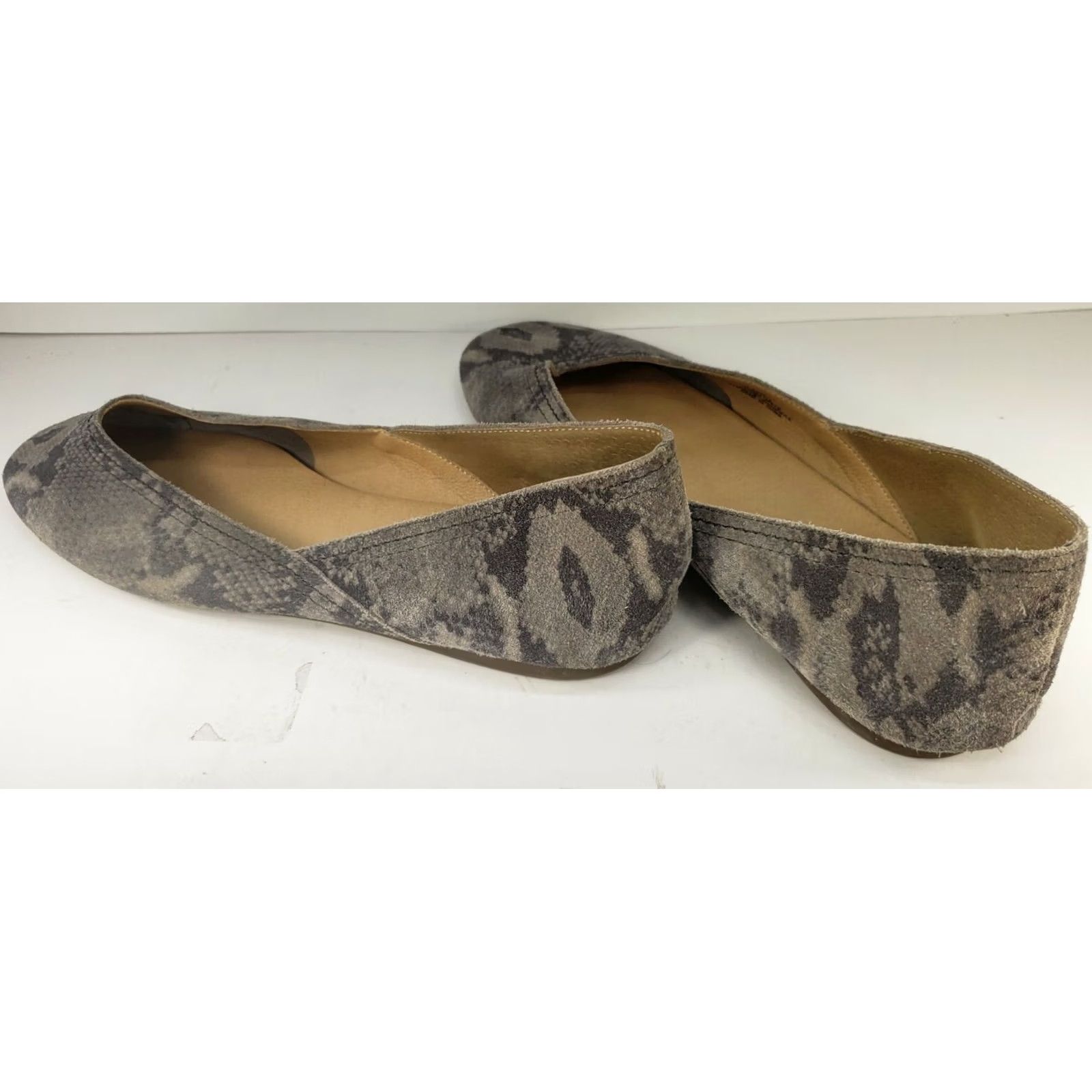 Lucky Brand Lucky Brand Alba Flat Women's Size 10 Gray Suede Snakeskin Pattern Size US 10 / IT 40 - 6 Thumbnail