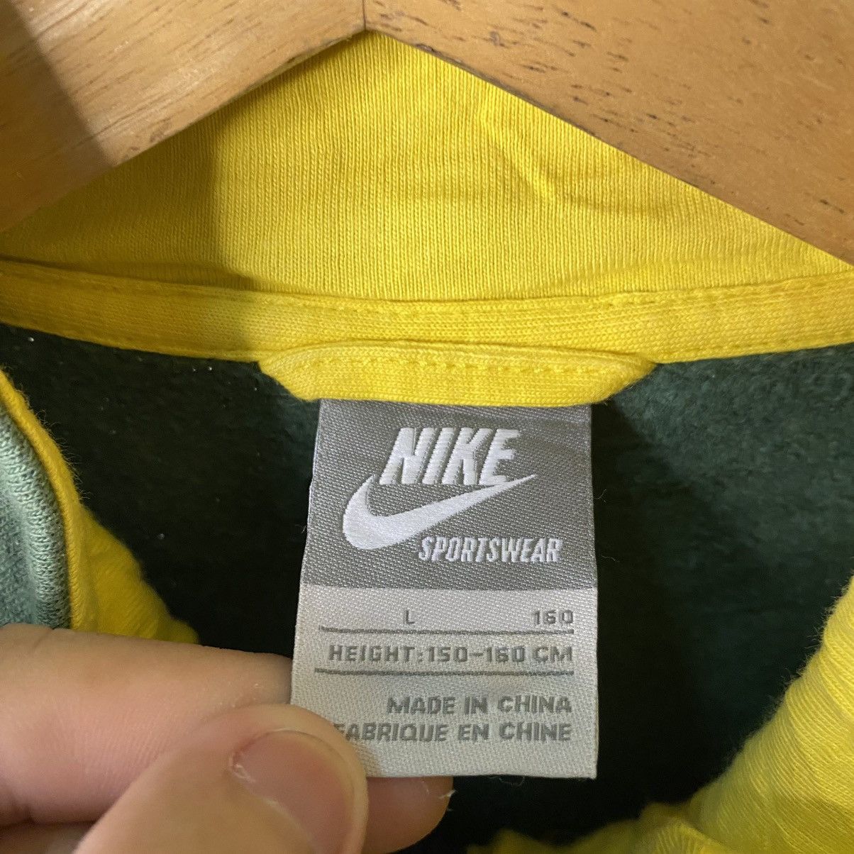 Nike × Vintage Vintage 2000s Nike Trackfield Zip Up Jacket Size US S / EU 44-46 / 1 - 4 Thumbnail
