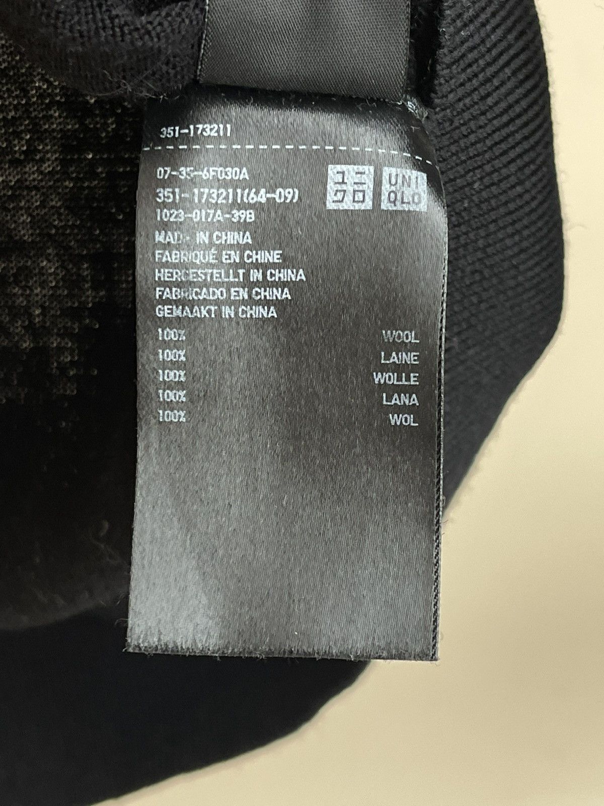 Uniqlo Uniqlo V-Neck Wool Lightweight Knit Pullover Jumper Sweater Size US XS / EU 42 / 0 - 7 Thumbnail