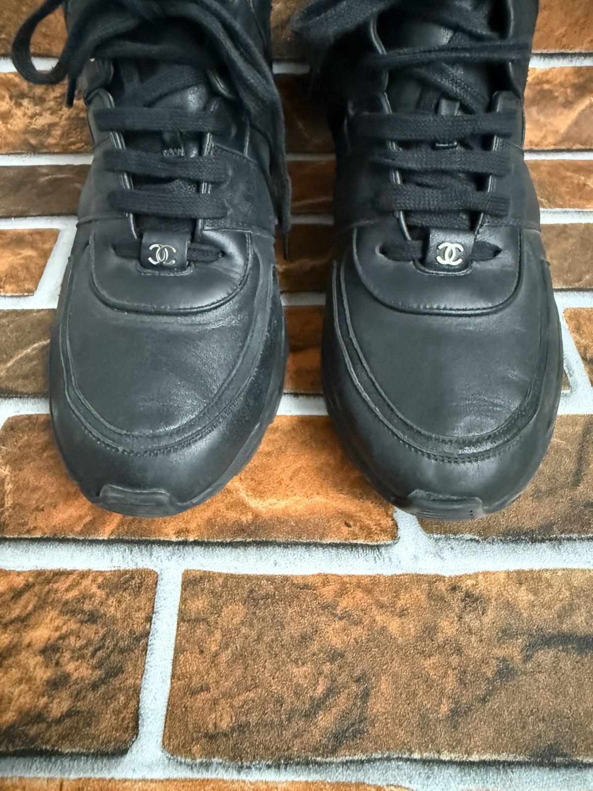 Chanel 🔥♠️Cc trainers Size US 9 / EU 42 - 7 Thumbnail