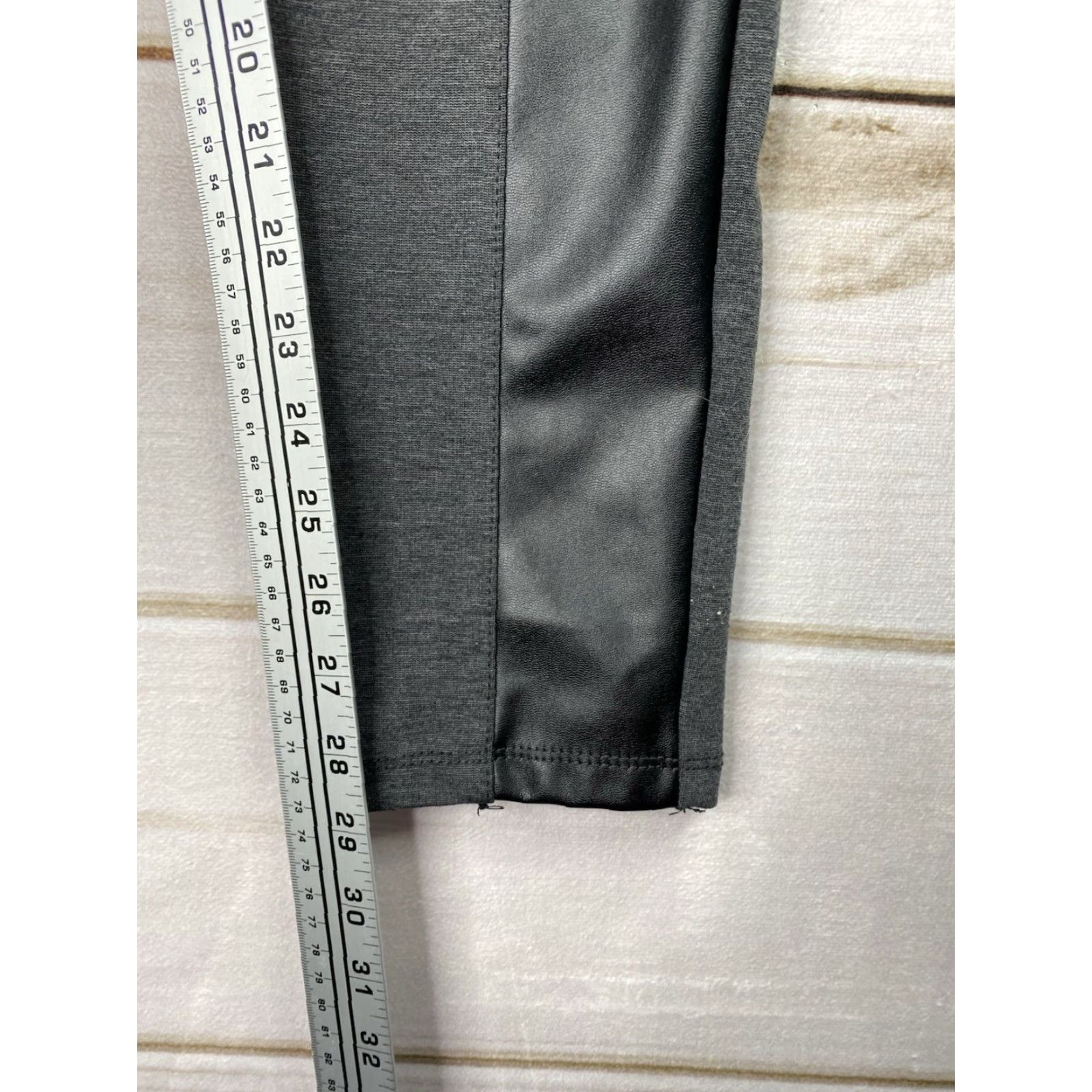 Worthington Worthington Pants Womens L Gray Black Faux Leather Knit Tapered Ponte Zip Pocket Regular Pockets Multicolor 90s Retro Mens Womens Girls Boys Size 36" / US 14 / IT 50 - 7 Thumbnail