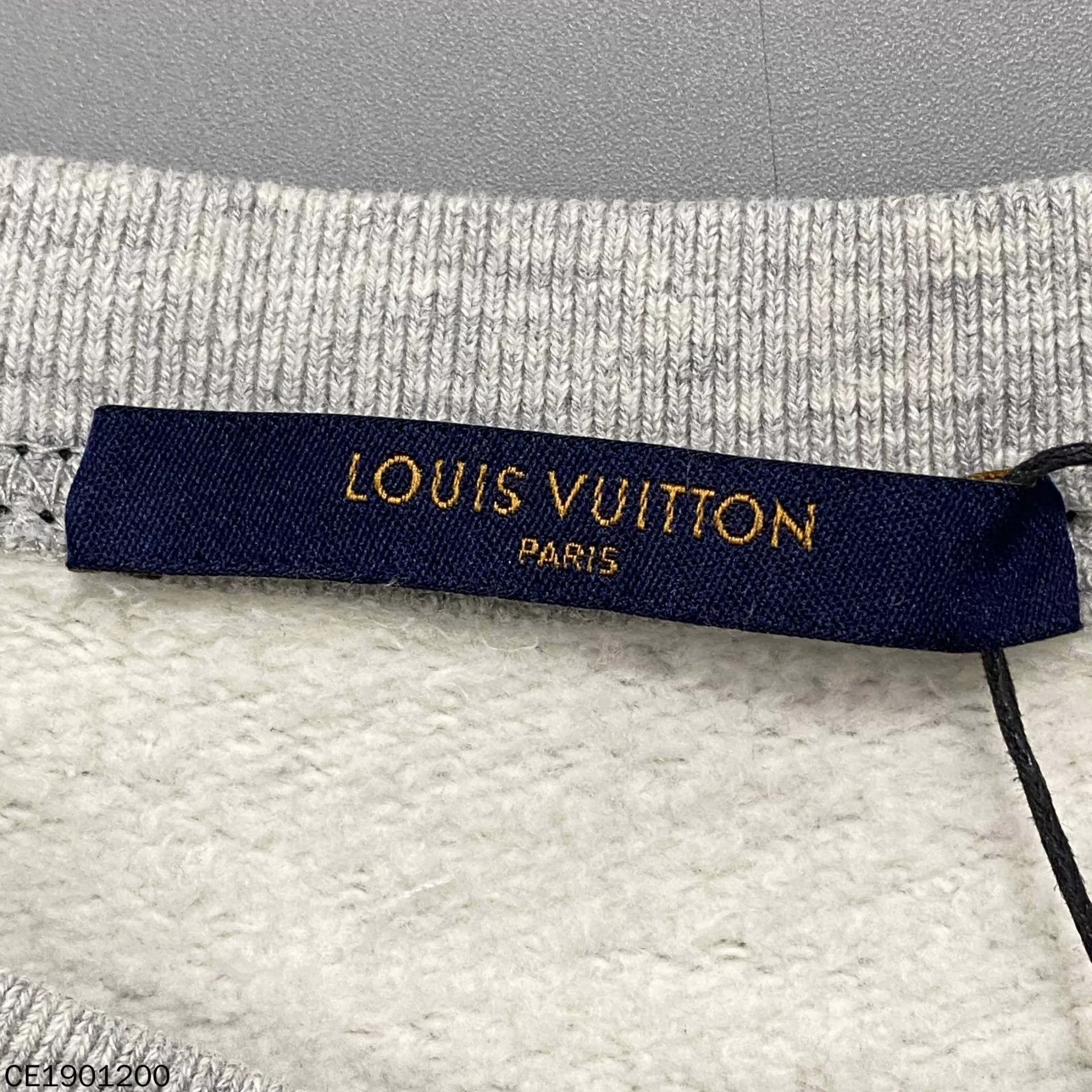 Louis Vuitton LV Victory Sign Logo Sweatshirt M 99 New Size US M / EU 48-50 / 2 - 5 Thumbnail