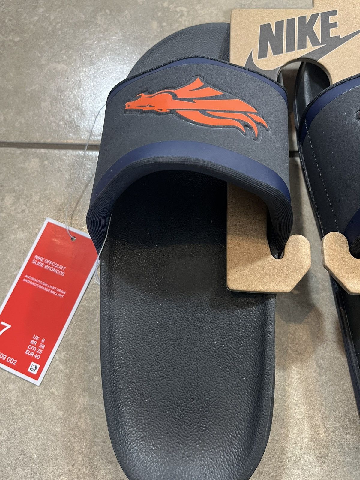 NFL × Nike Nike Denver Broncos NFL Slides Size US 7 / EU 40 - 2 Thumbnail