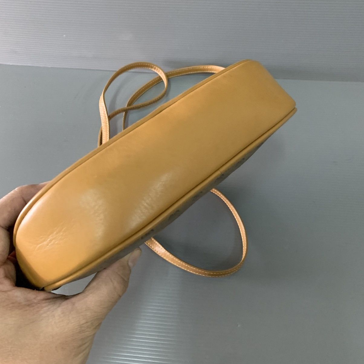 Gucci Gucci Monogram Vintage Sling Bag Size ONE SIZE - 8 Thumbnail