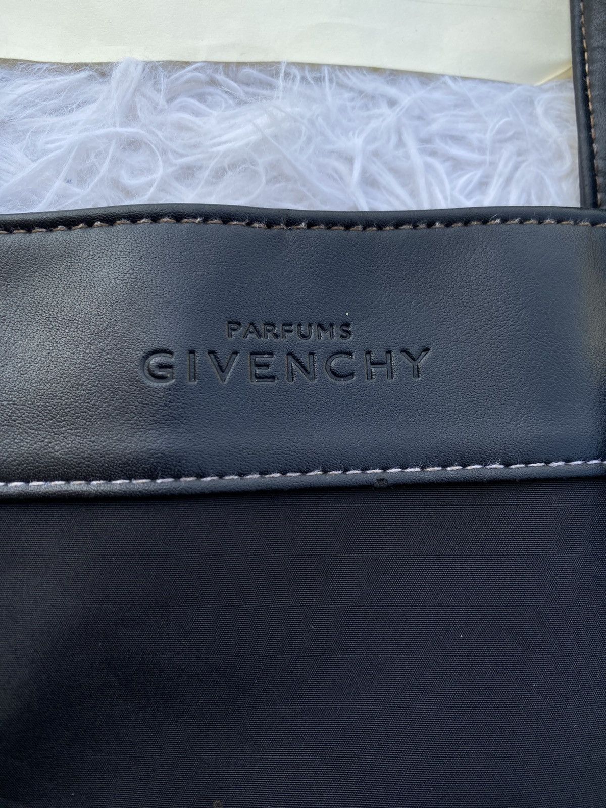 Givenchy Rare GIVENCHY For Women Handle Bag Size ONE SIZE - 7 Thumbnail
