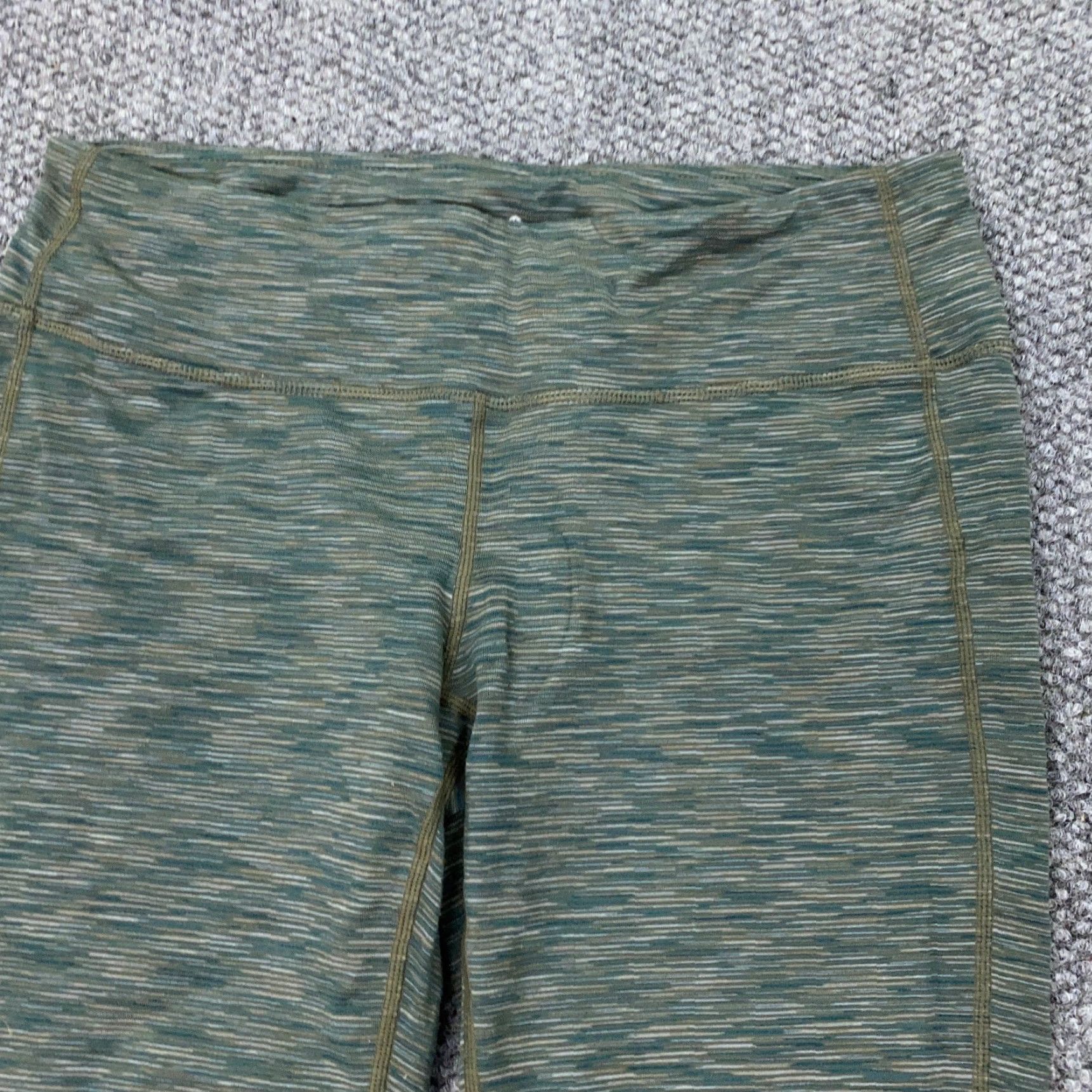 Athleta Athleta Leggings Womens Large Gray Capri Stretch Size 36" / US 14 / IT 50 - 2 Thumbnail