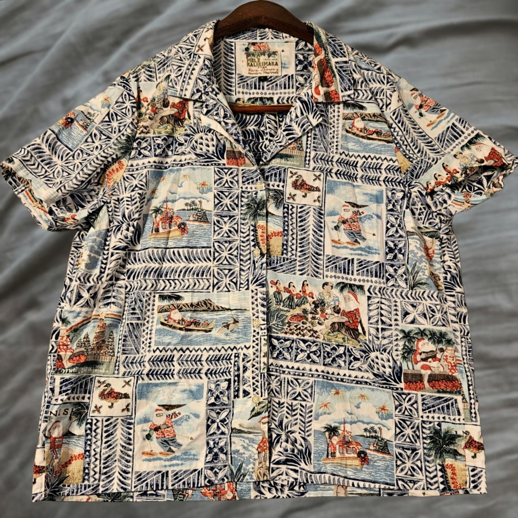 Reyn Spooner Reyn Spooner Mele Kalikimaka 2020 Hawaii Shirt Blue Women's L Santa Claus Christmas Button-Up Short Sleeve Geometric Pattern Vintage: No Size L / US 10 / IT 46 - 1 Thumbnail