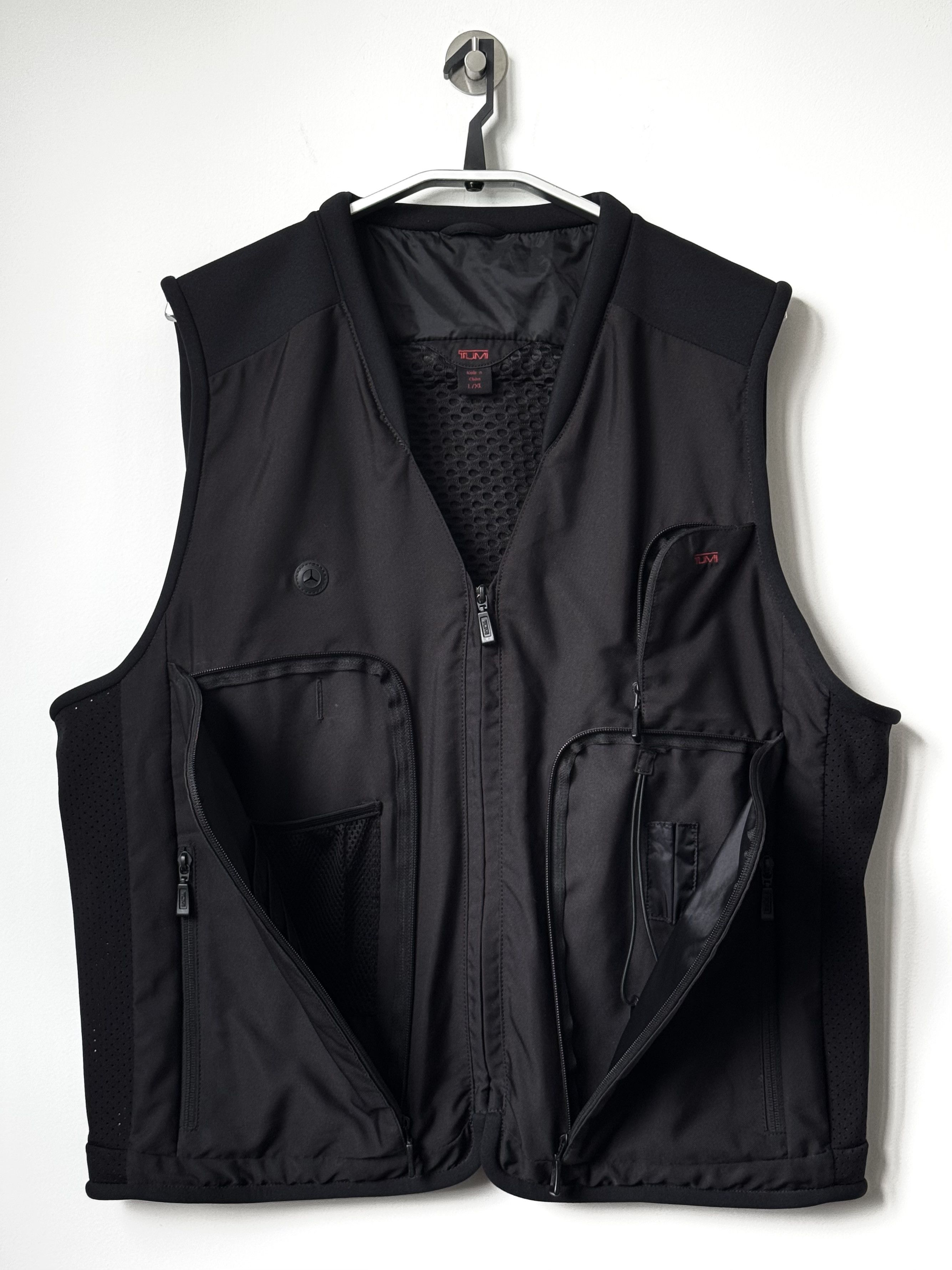 Tumi Tumi Sleevleess Black Travel Jacket Size US L / EU 52-54 / 3 - 2 Thumbnail