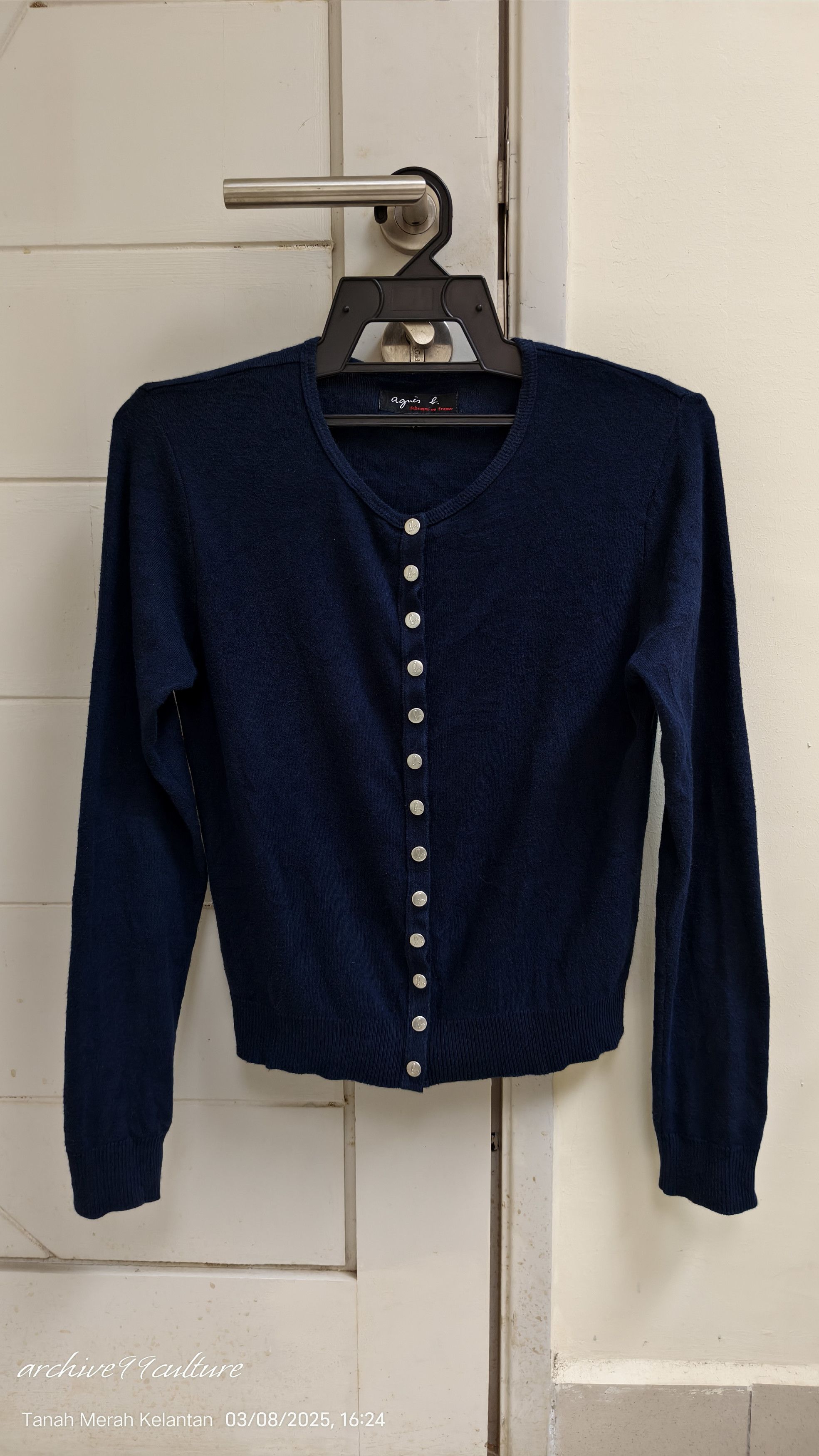 agnes b. The "Swing" snap cardigan, a fitted with snap buttons Size XS / US 0-2 / IT 36-38 - 1 Thumbnail